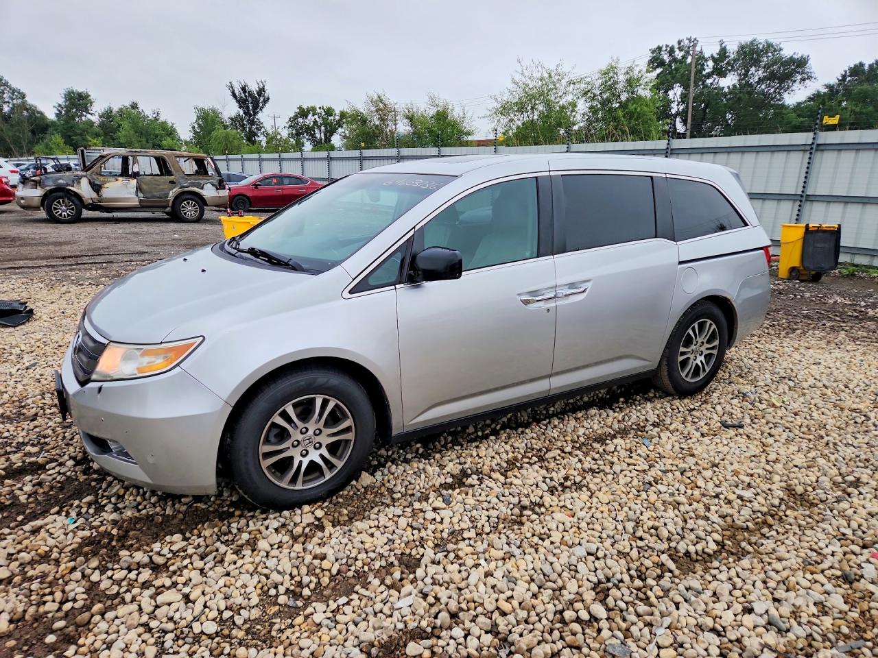 2011 Honda Odyssey Exl Серебряный vin: 5FNRL5H6XBB035864