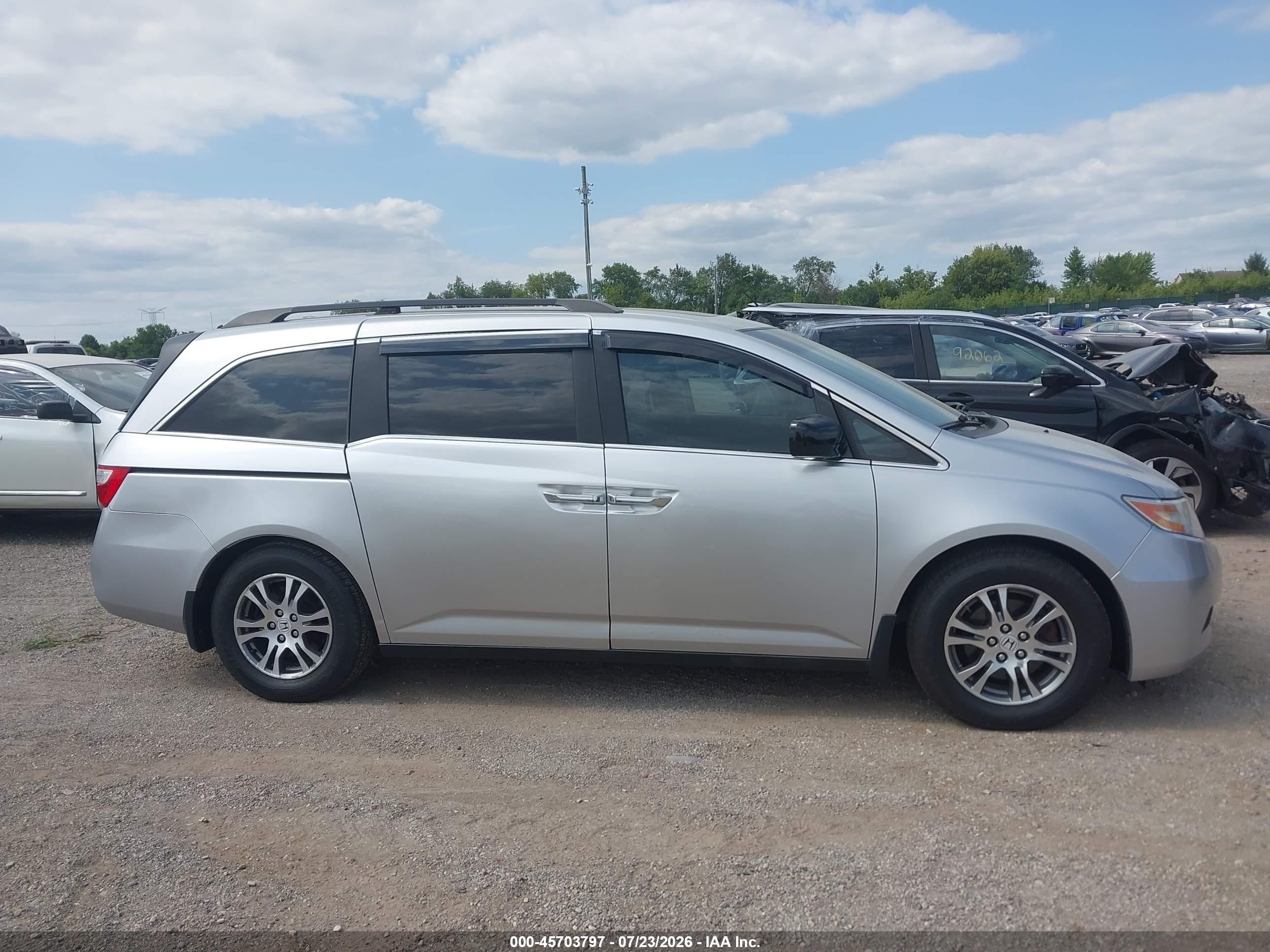 2011 Honda Odyssey Ex-l Silver vin: 5FNRL5H6XBB059078