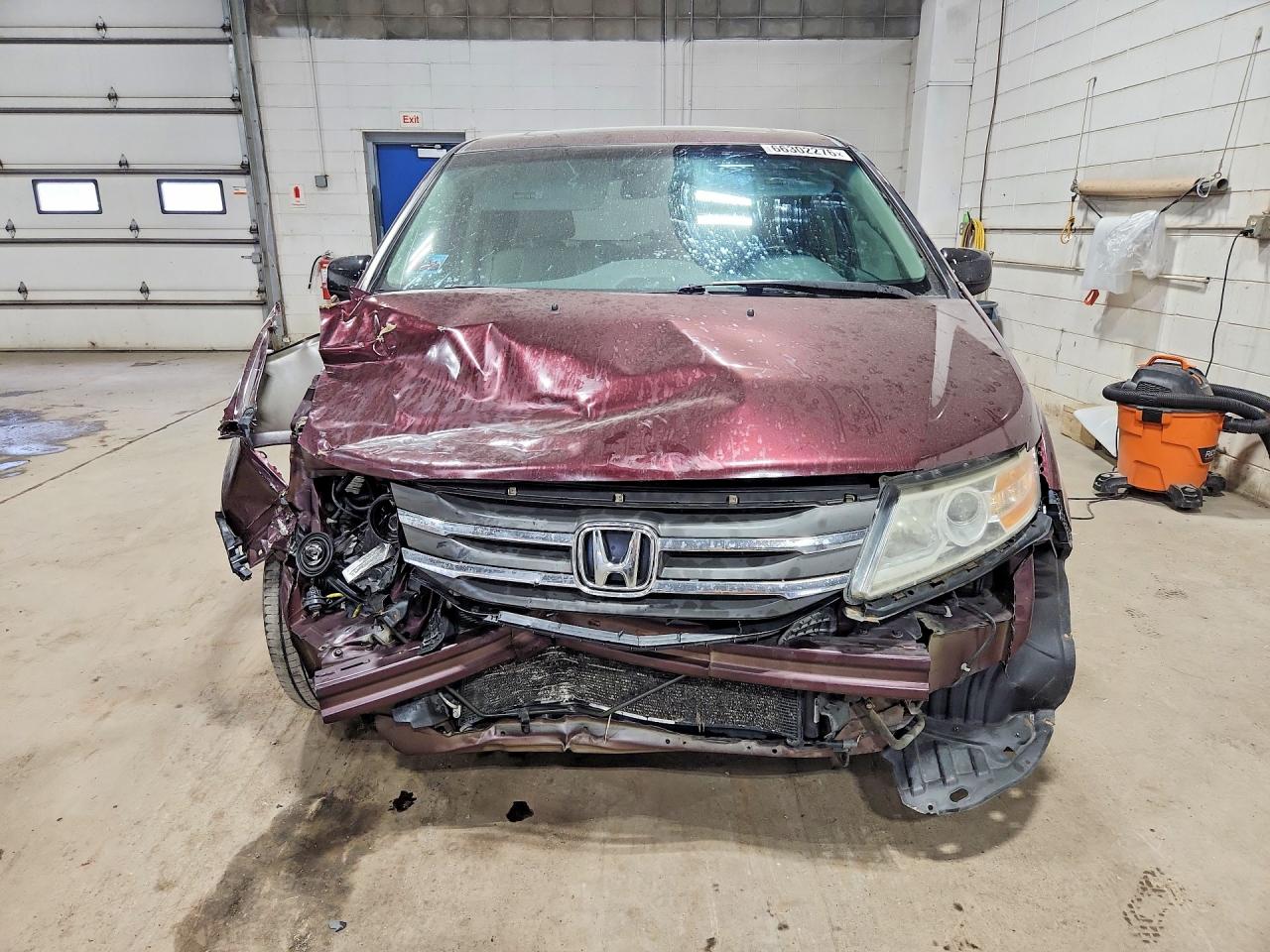 2011 Honda Odyssey Exl Burgundy vin: 5FNRL5H6XBB101152