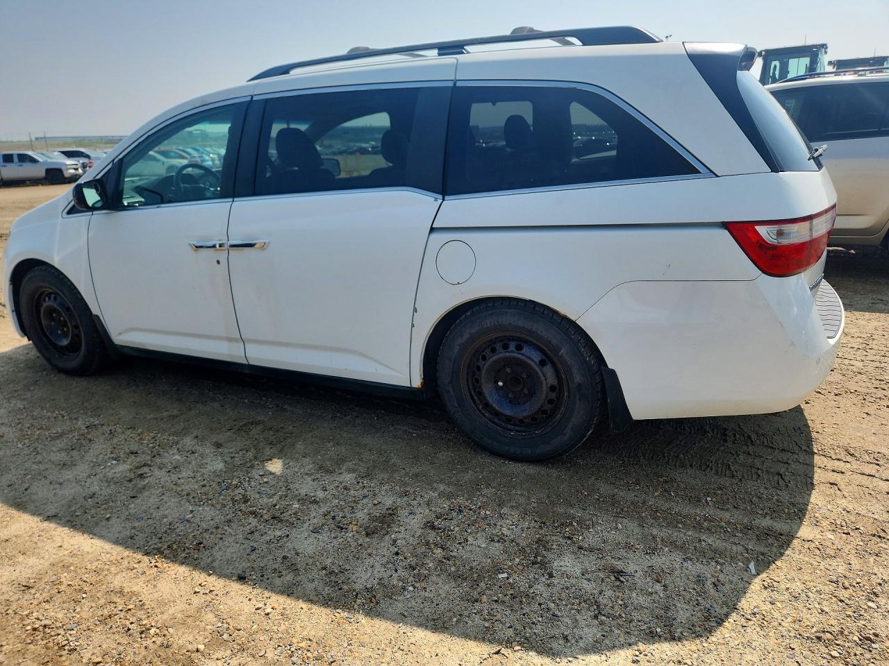 2011 Honda Odyssey Exl White vin: 5FNRL5H6XBB501065