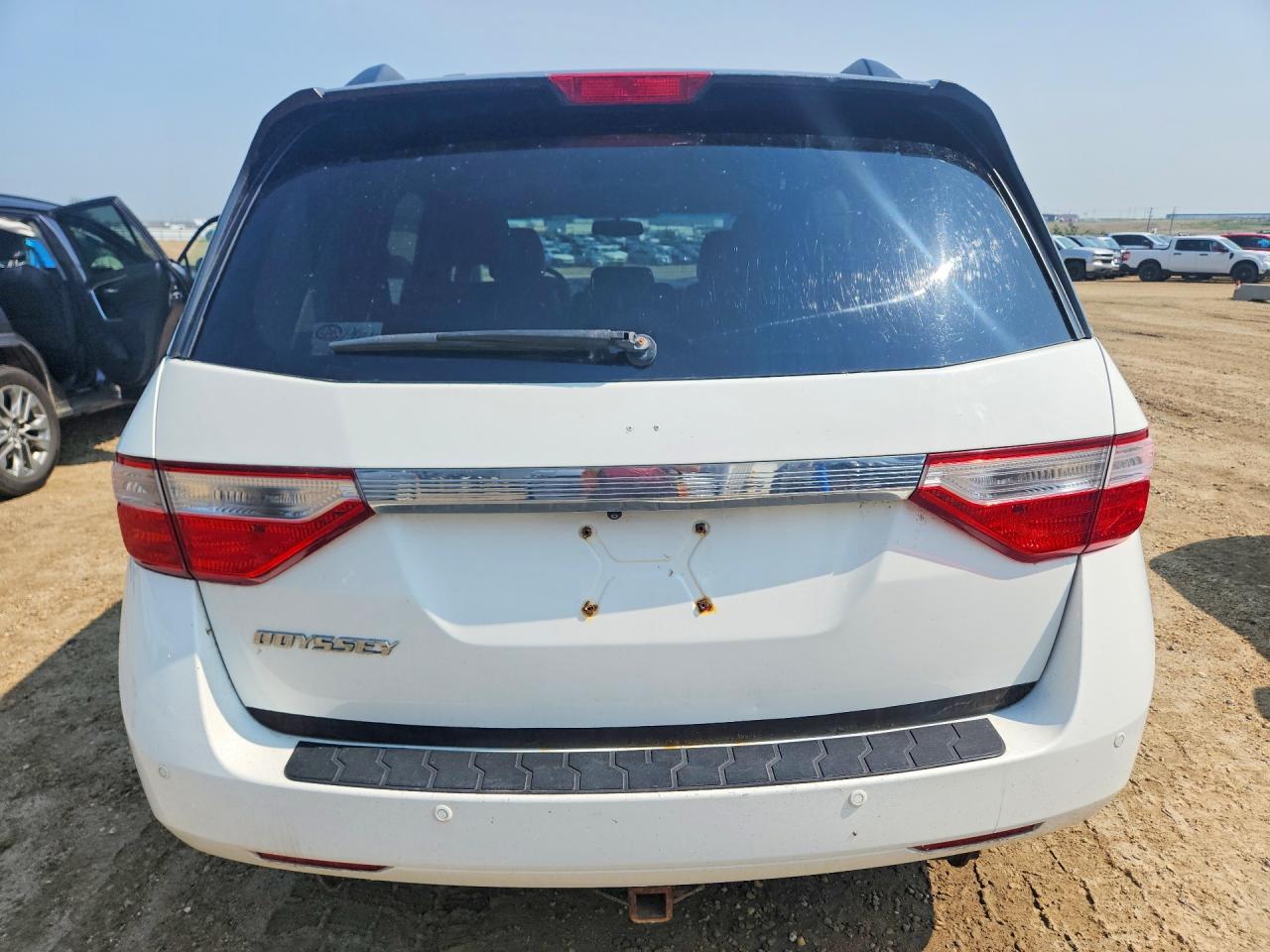 2011 Honda Odyssey Exl White vin: 5FNRL5H6XBB501065