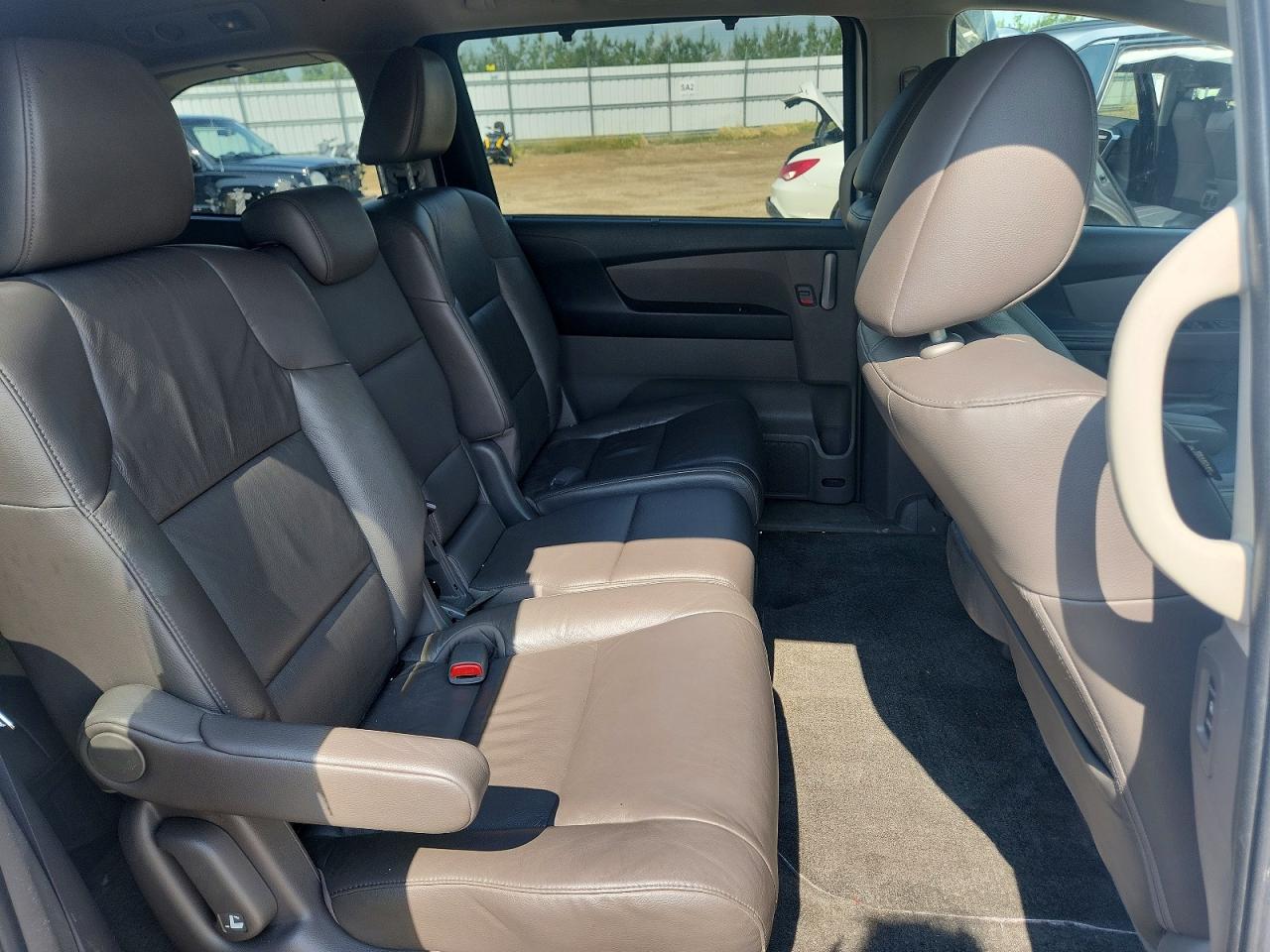 2011 Honda Odyssey Exl White vin: 5FNRL5H6XBB501065