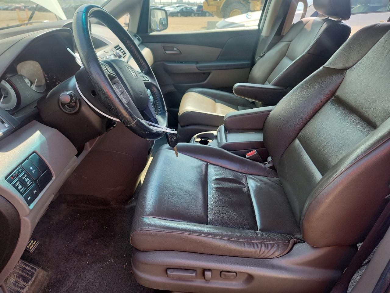 2011 Honda Odyssey Exl White vin: 5FNRL5H6XBB501065
