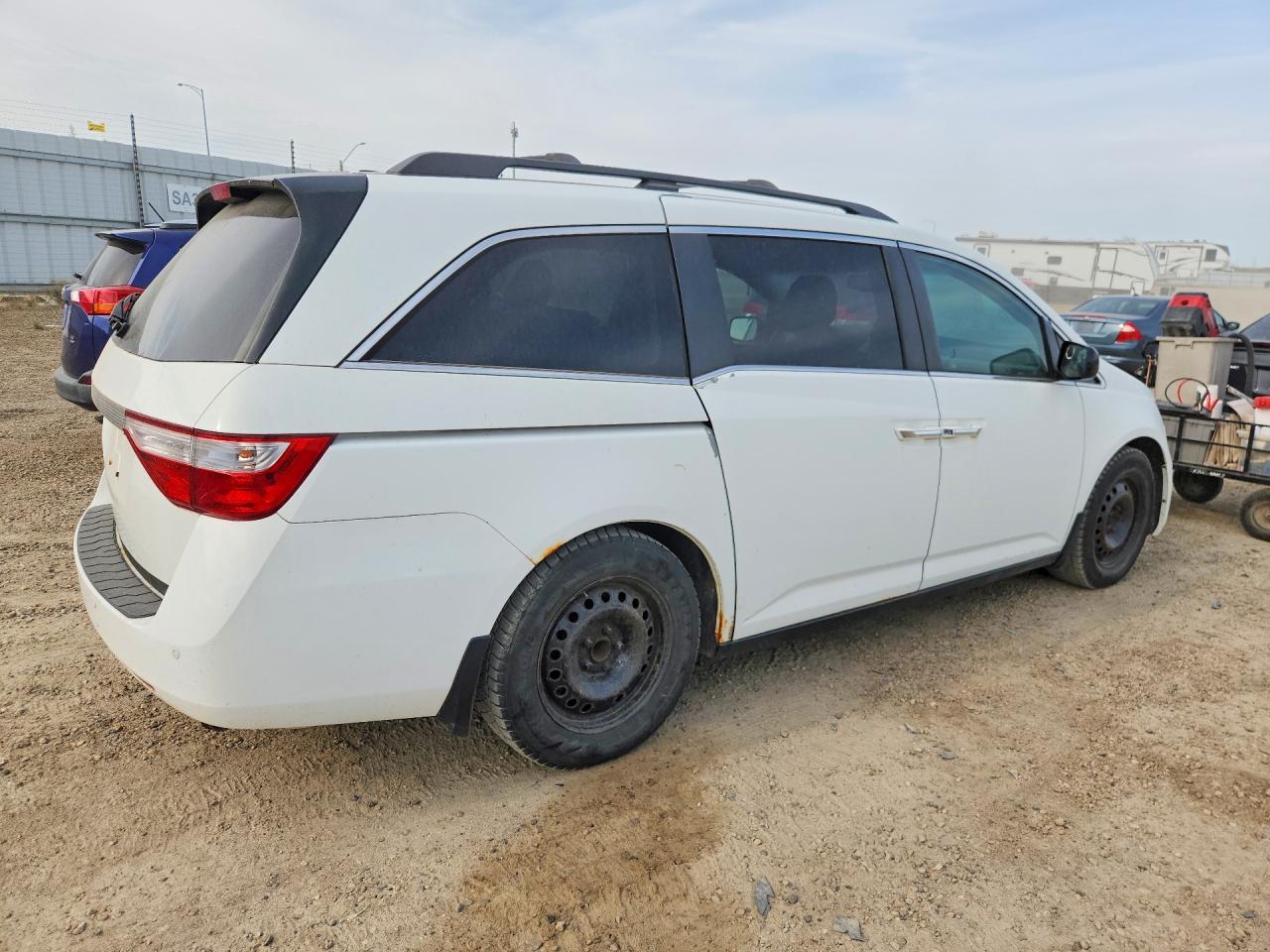2011 Honda Odyssey Exl White vin: 5FNRL5H6XBB501065