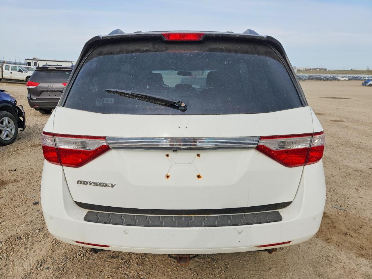 2011 Honda Odyssey Exl White vin: 5FNRL5H6XBB501065