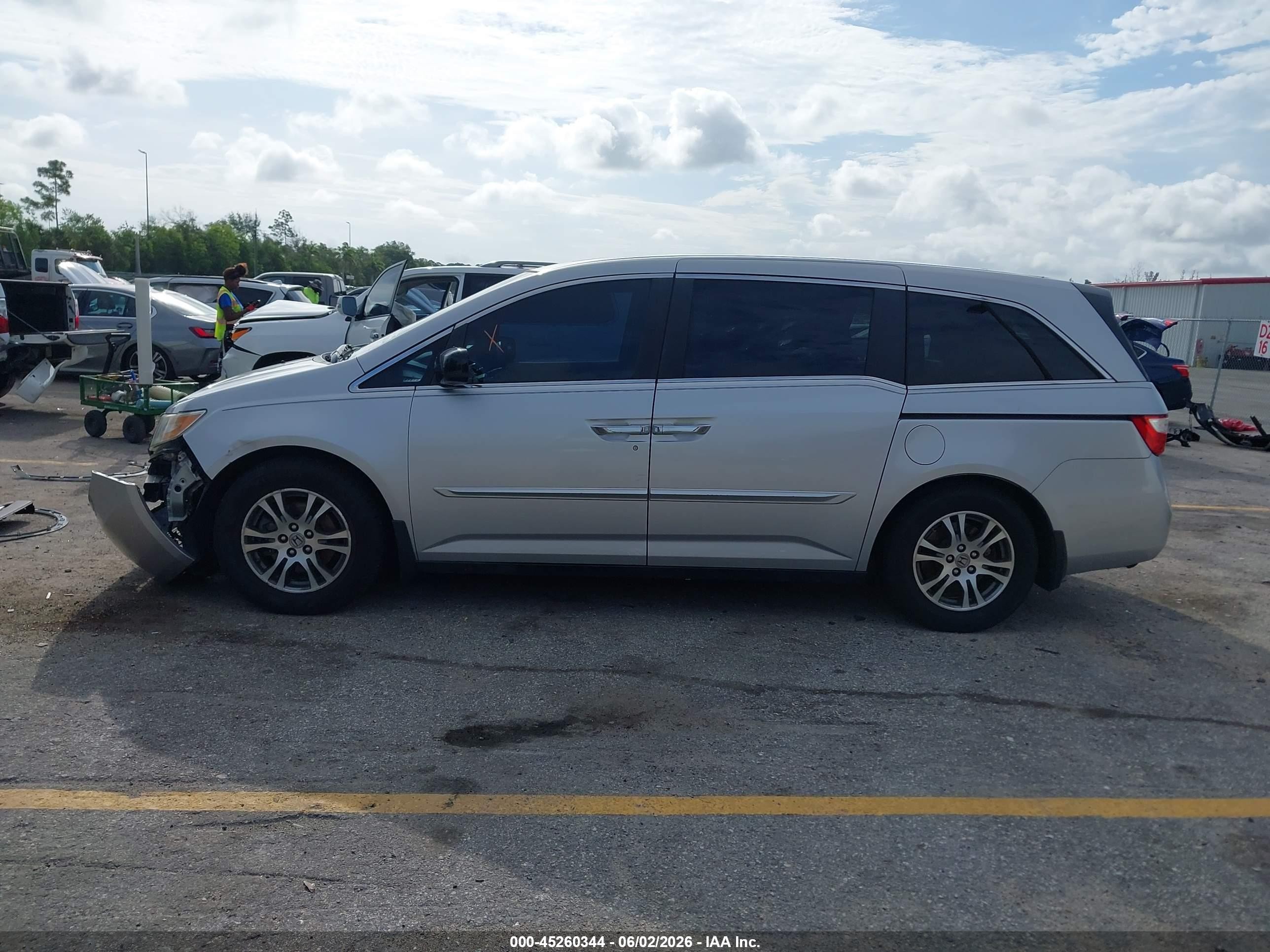 2012 Honda Odyssey Ex-l White vin: 5FNRL5H6XCB143127