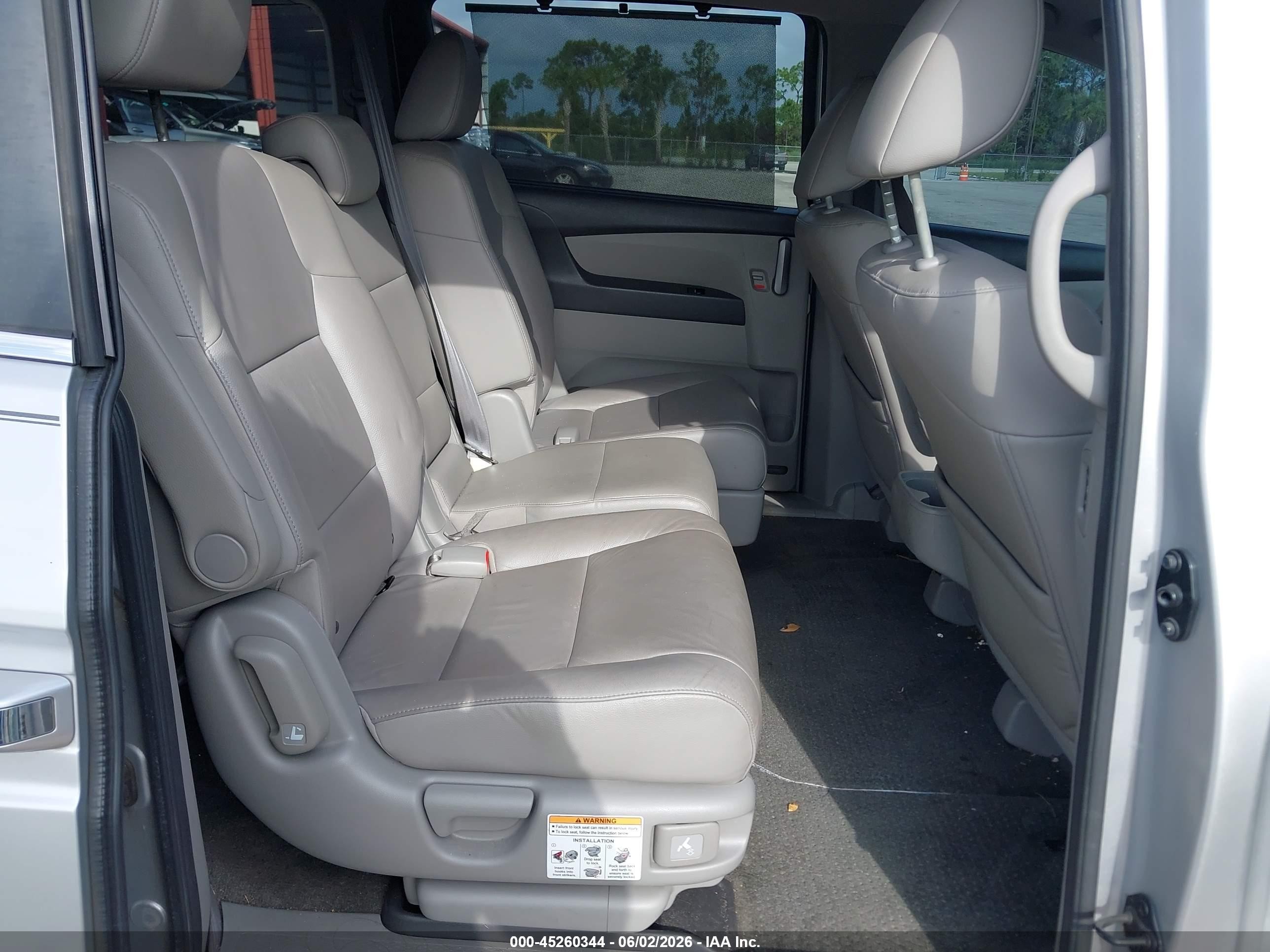 2012 Honda Odyssey Ex-l White vin: 5FNRL5H6XCB143127