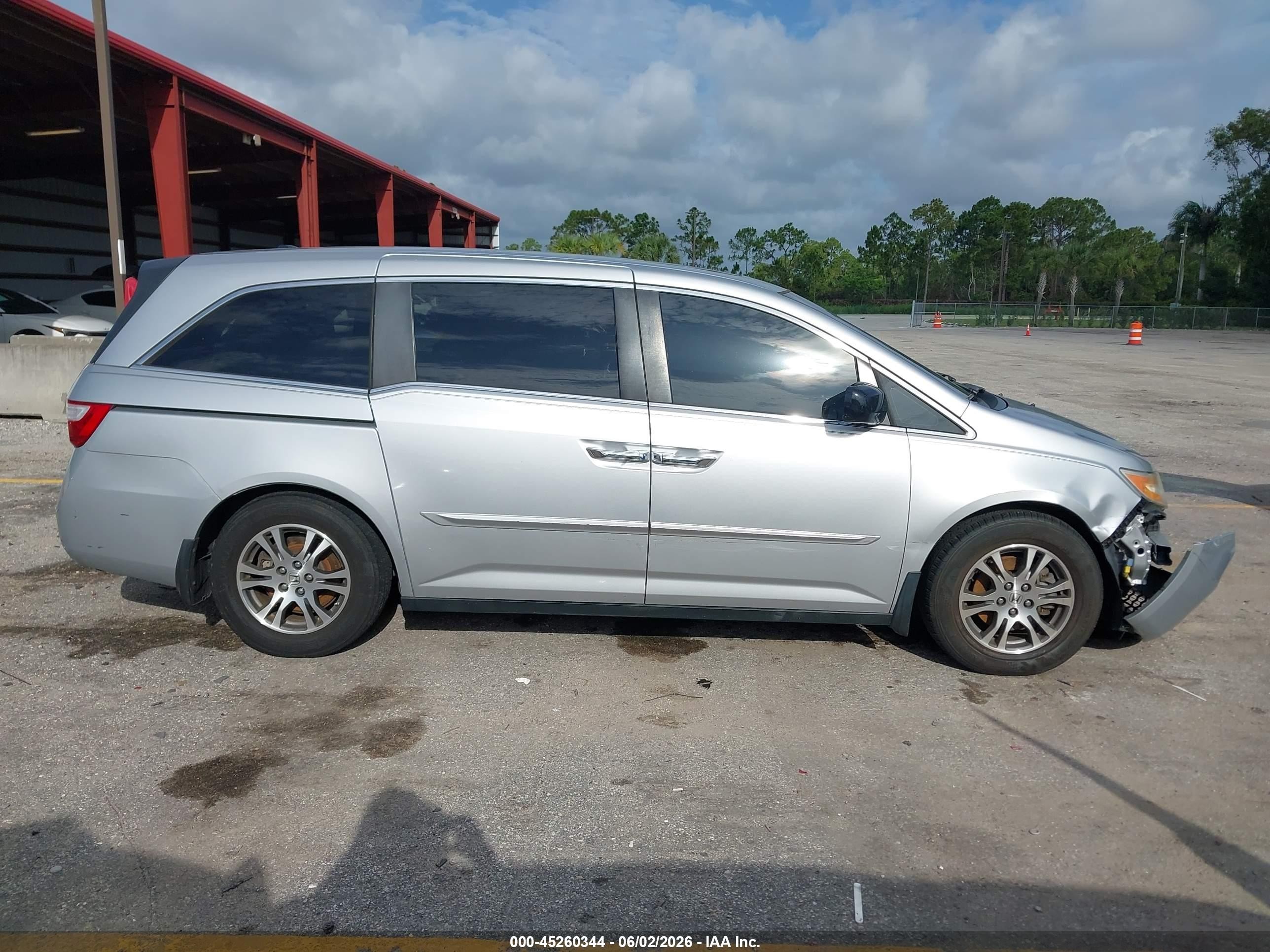 2012 Honda Odyssey Ex-l White vin: 5FNRL5H6XCB143127