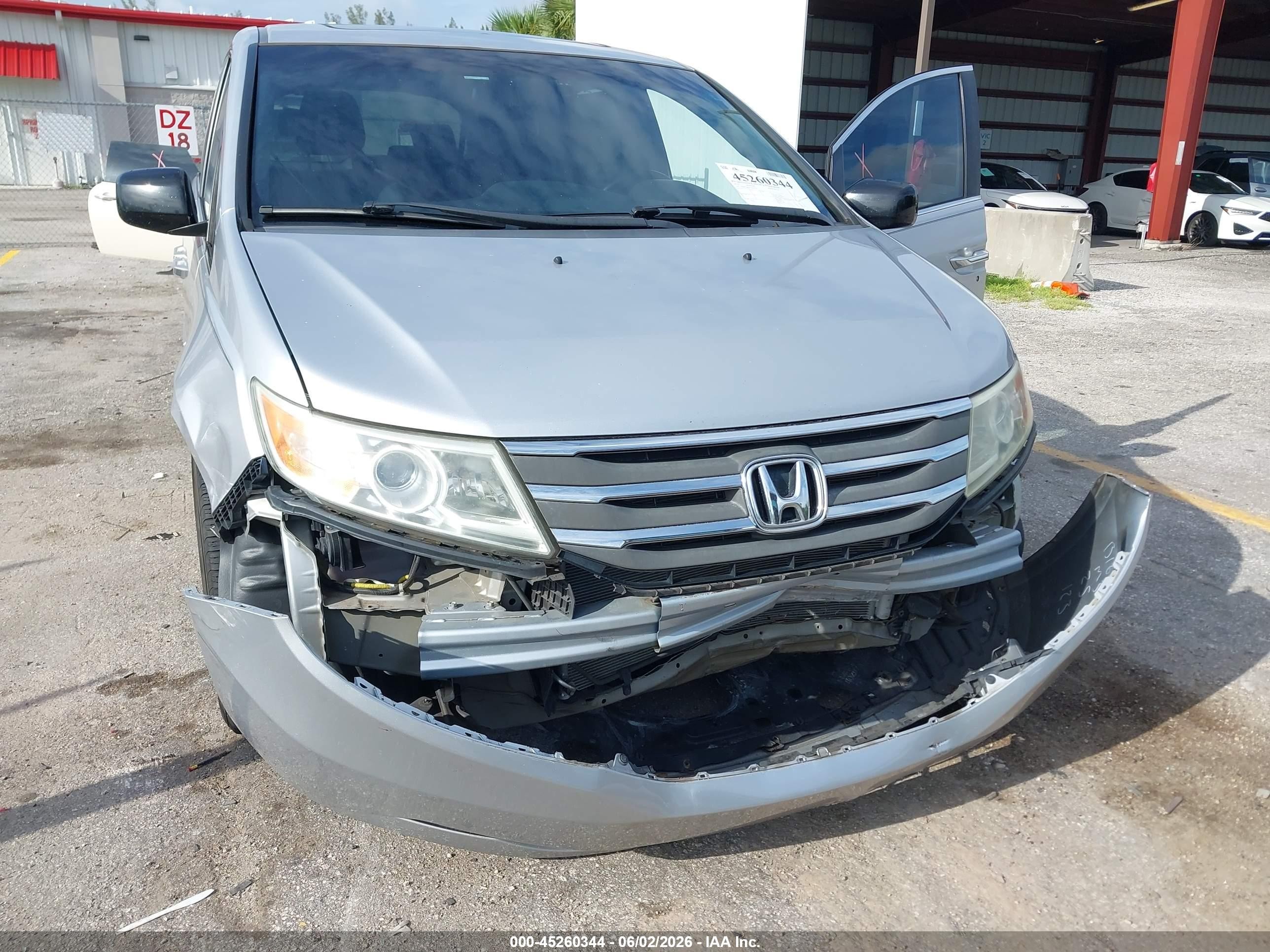 2012 Honda Odyssey Ex-l White vin: 5FNRL5H6XCB143127