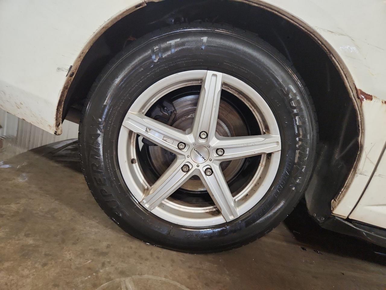 2013 Honda Odyssey Exl White vin: 5FNRL5H6XDB060394 Damage: Right Rear Wheel, Rust, Repair Required