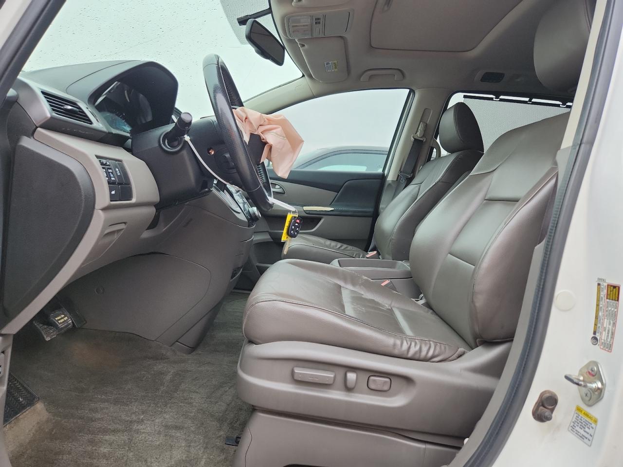2013 Honda Odyssey Exl White vin: 5FNRL5H6XDB060394 Damage: Airbag - Front Left, Deployed, Replacement Required