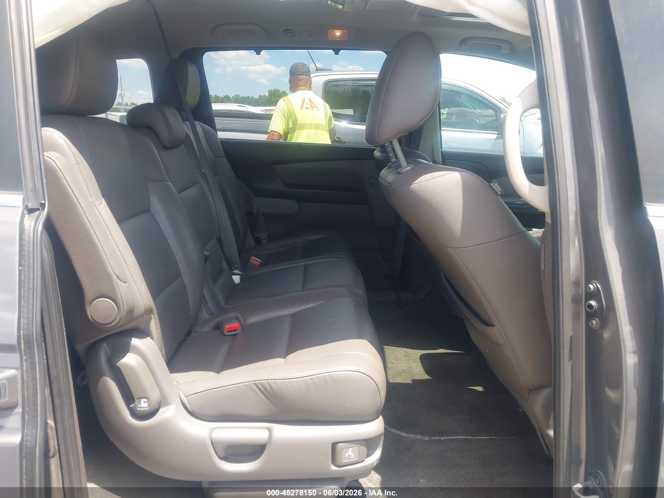 2014 Honda Odyssey Ex-l Gray vin: 5FNRL5H6XEB012203