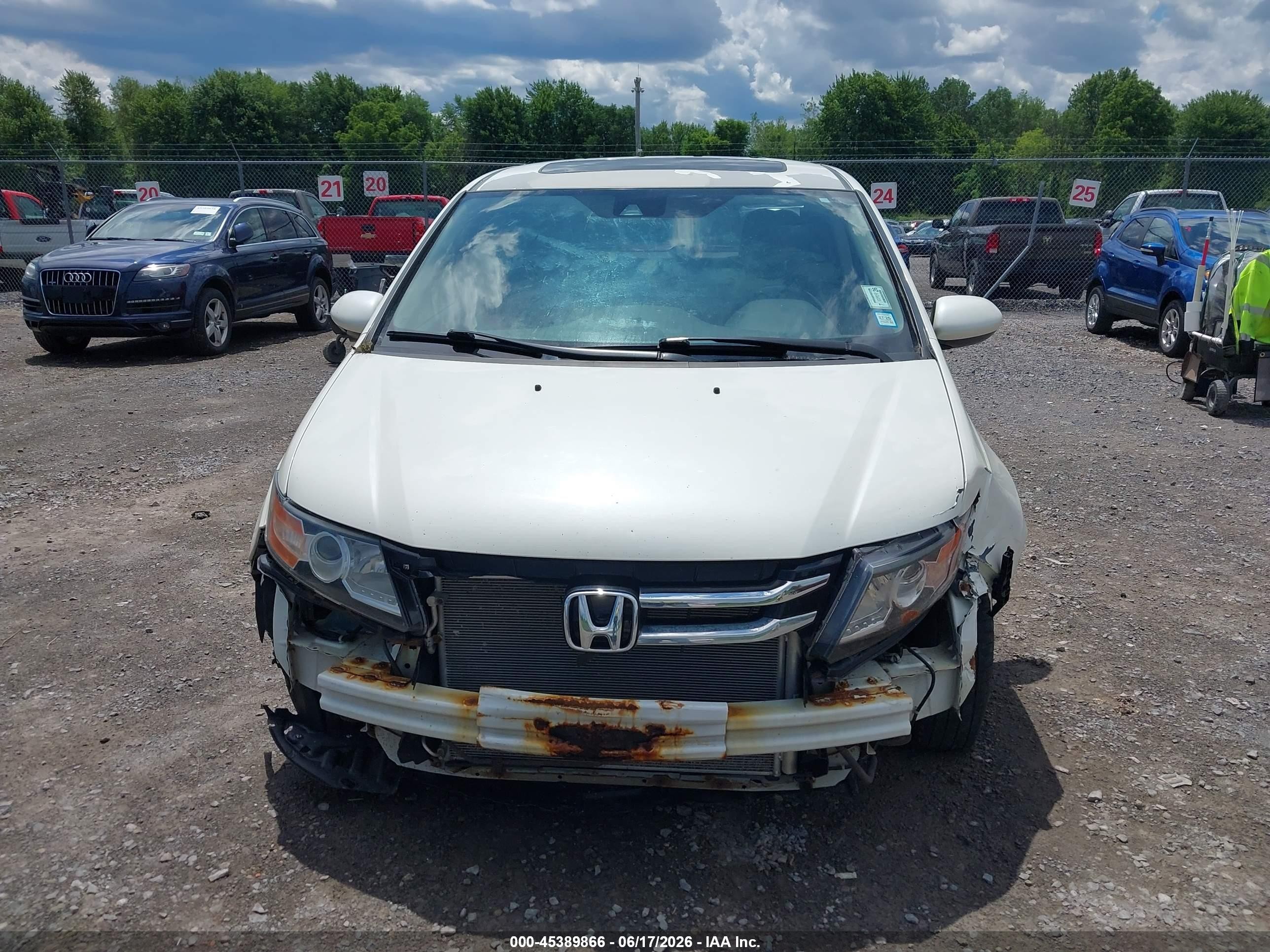 2014 Honda Odyssey Ex-l White vin: 5FNRL5H6XEB067041