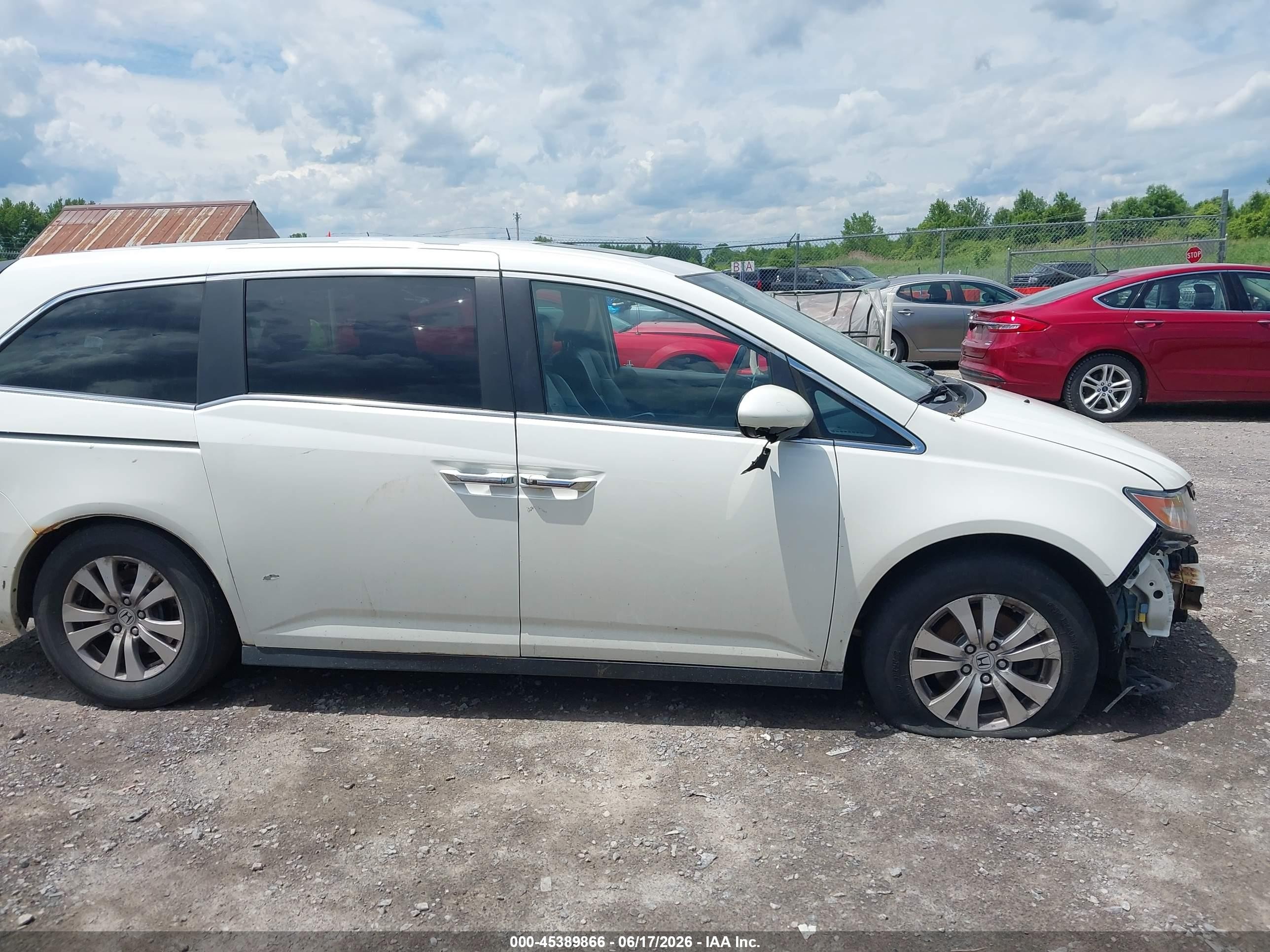 2014 Honda Odyssey Ex-l White vin: 5FNRL5H6XEB067041