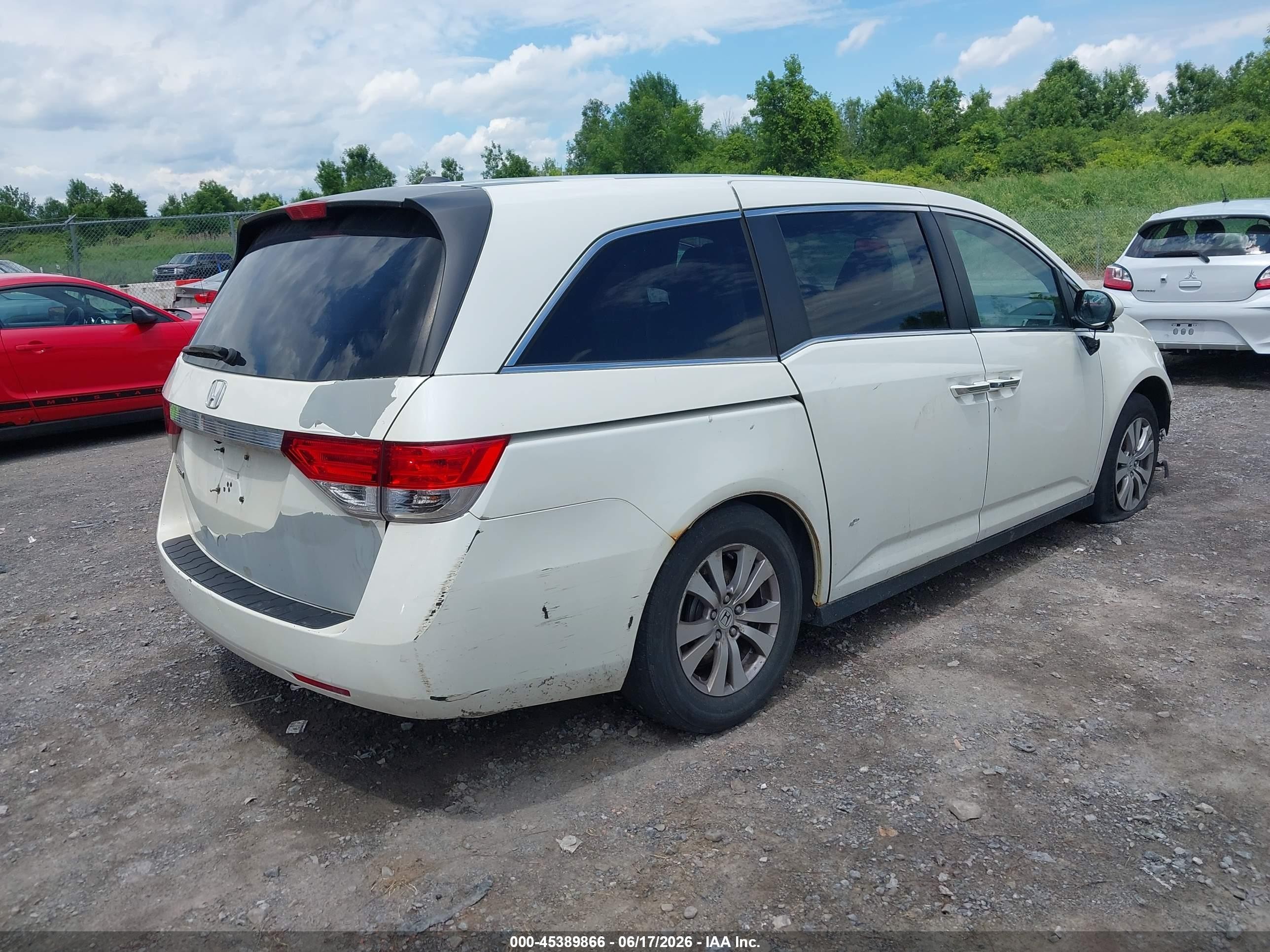 2014 Honda Odyssey Ex-l White vin: 5FNRL5H6XEB067041