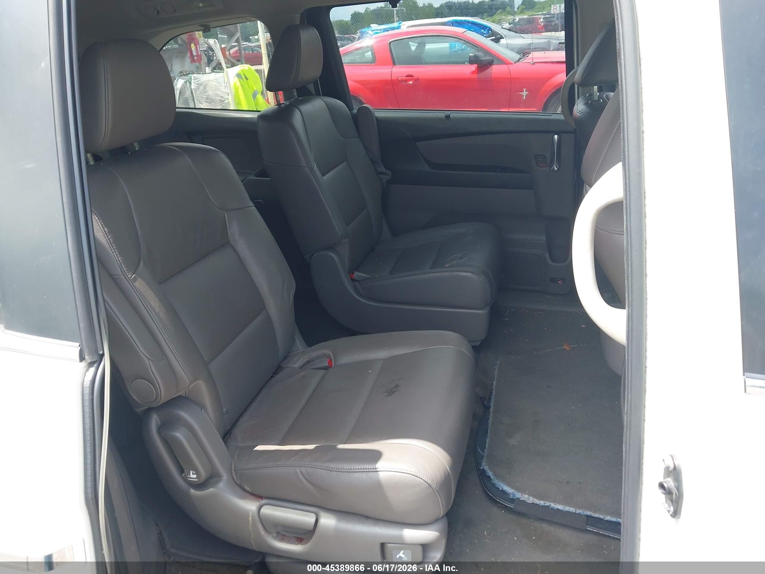 2014 Honda Odyssey Ex-l White vin: 5FNRL5H6XEB067041