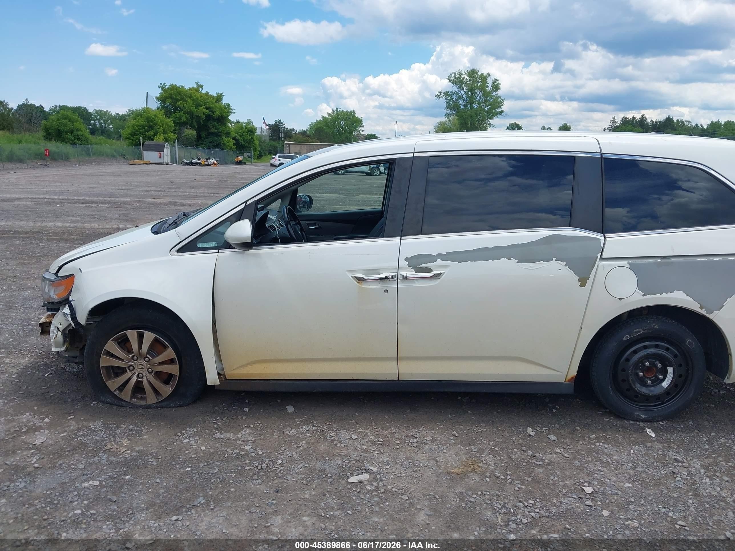 2014 Honda Odyssey Ex-l White vin: 5FNRL5H6XEB067041