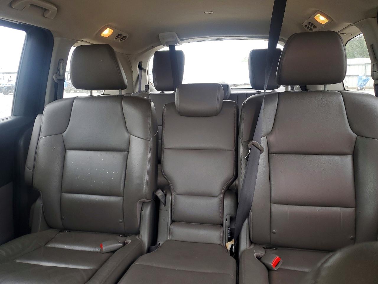 2015 Honda Oddesey Gray vin: 5FNRL5H6XFB031285