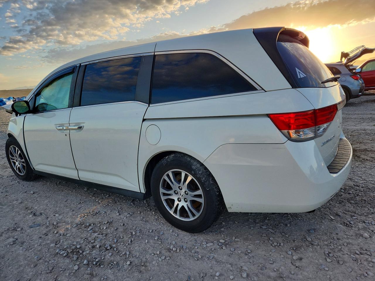 2015 Honda Odyssey Exl White vin: 5FNRL5H6XFB048622