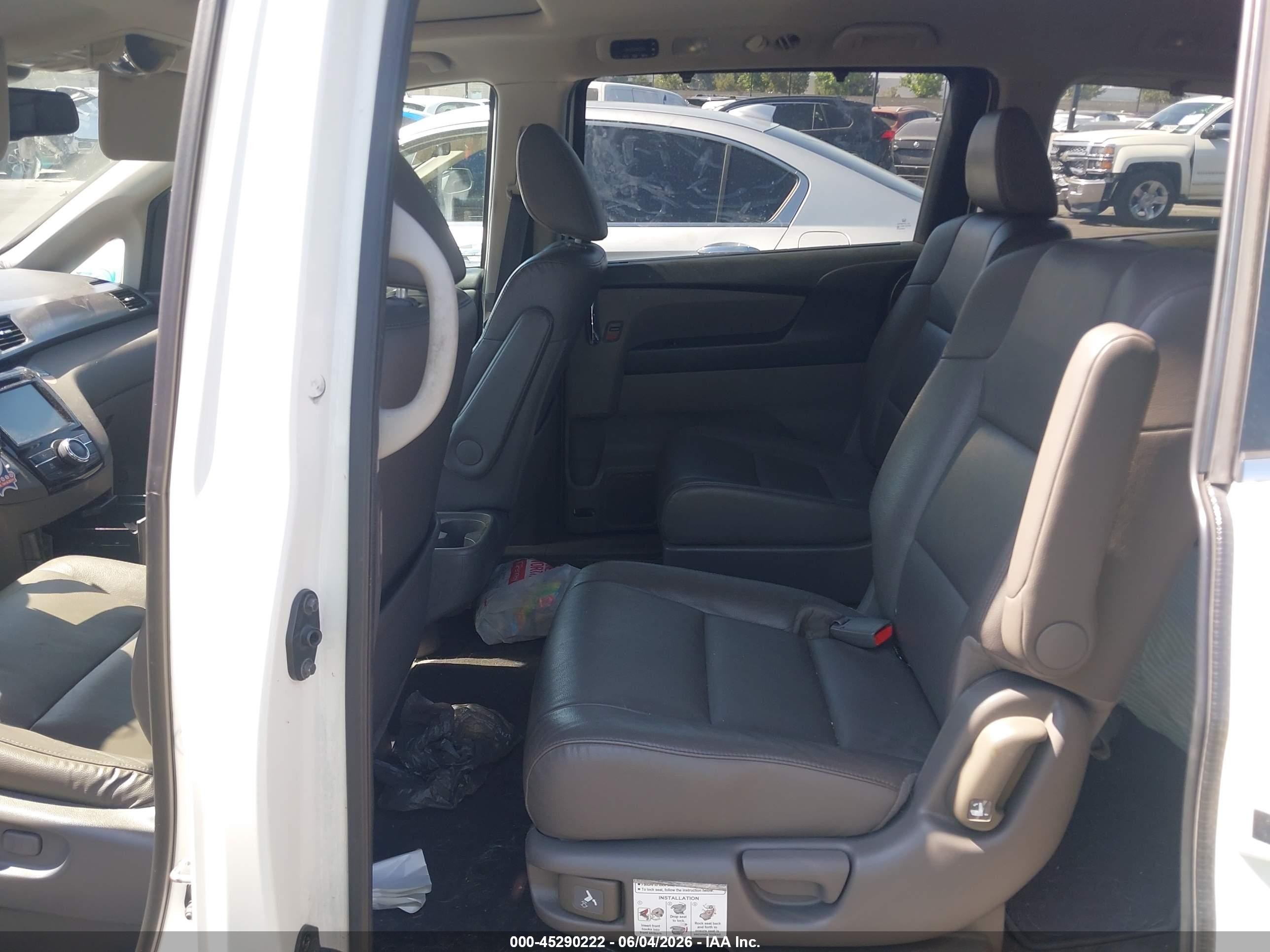 2015 Honda Odyssey Ex-l White vin: 5FNRL5H6XFB109130