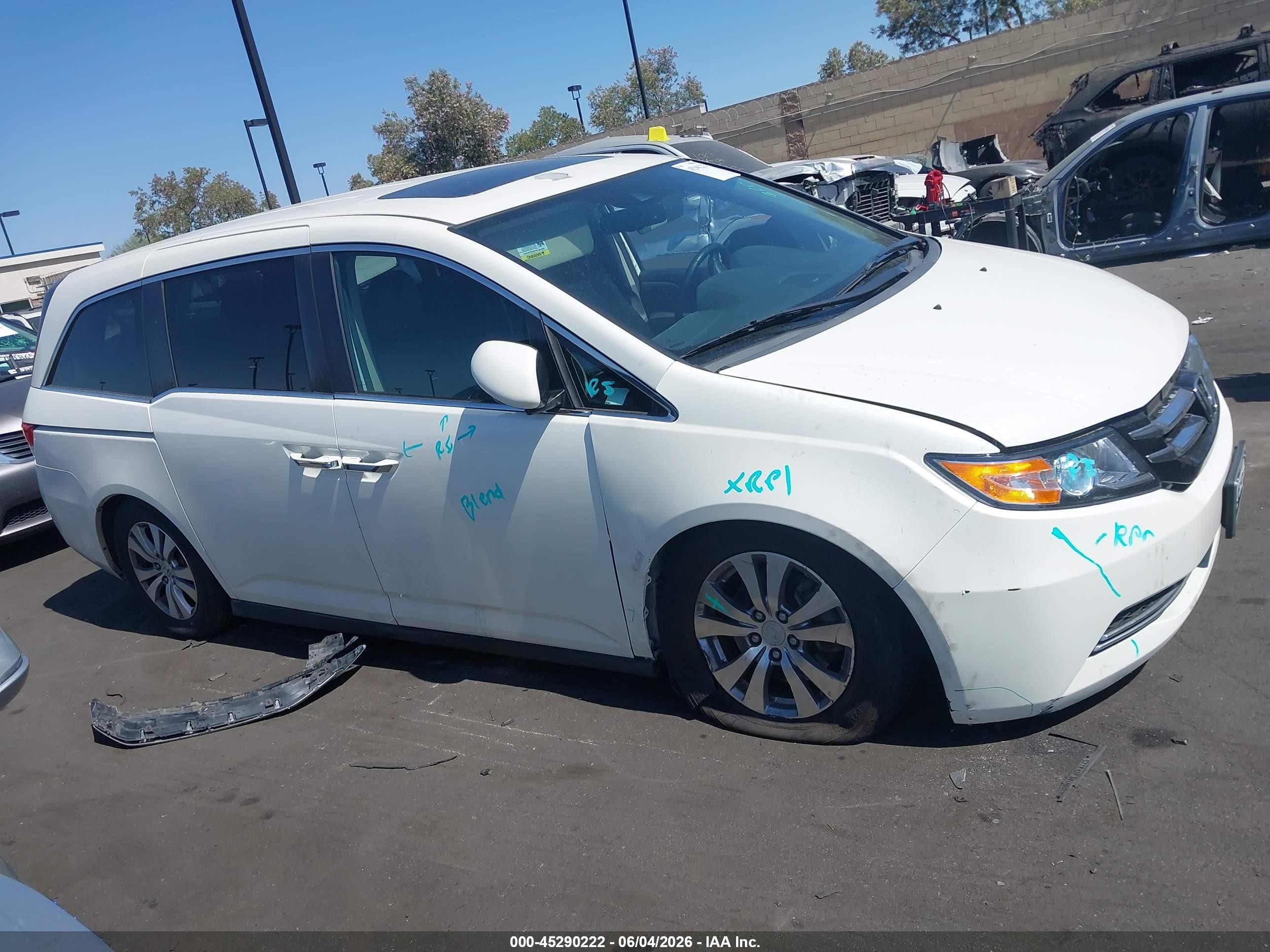 2015 Honda Odyssey Ex-l White vin: 5FNRL5H6XFB109130