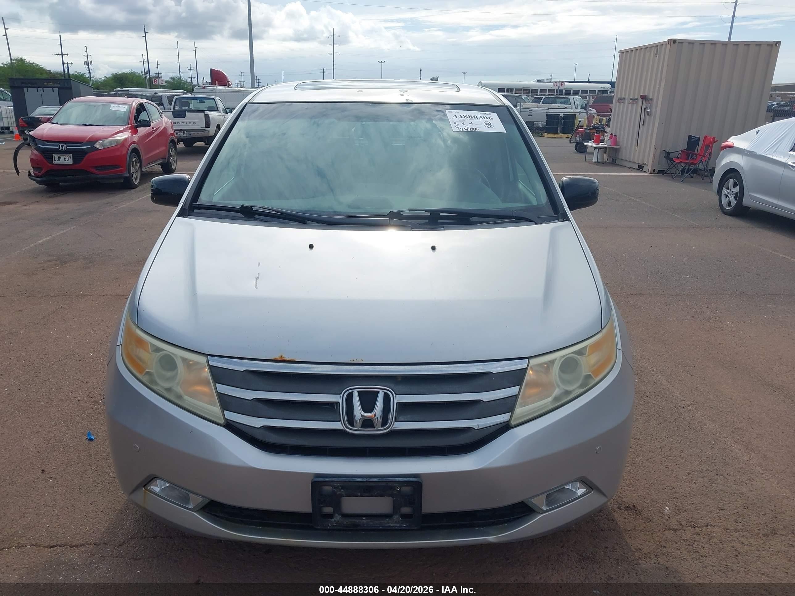 2011 Honda Odyssey Touring/touring Elite Silver vin: 5FNRL5H90BB030313