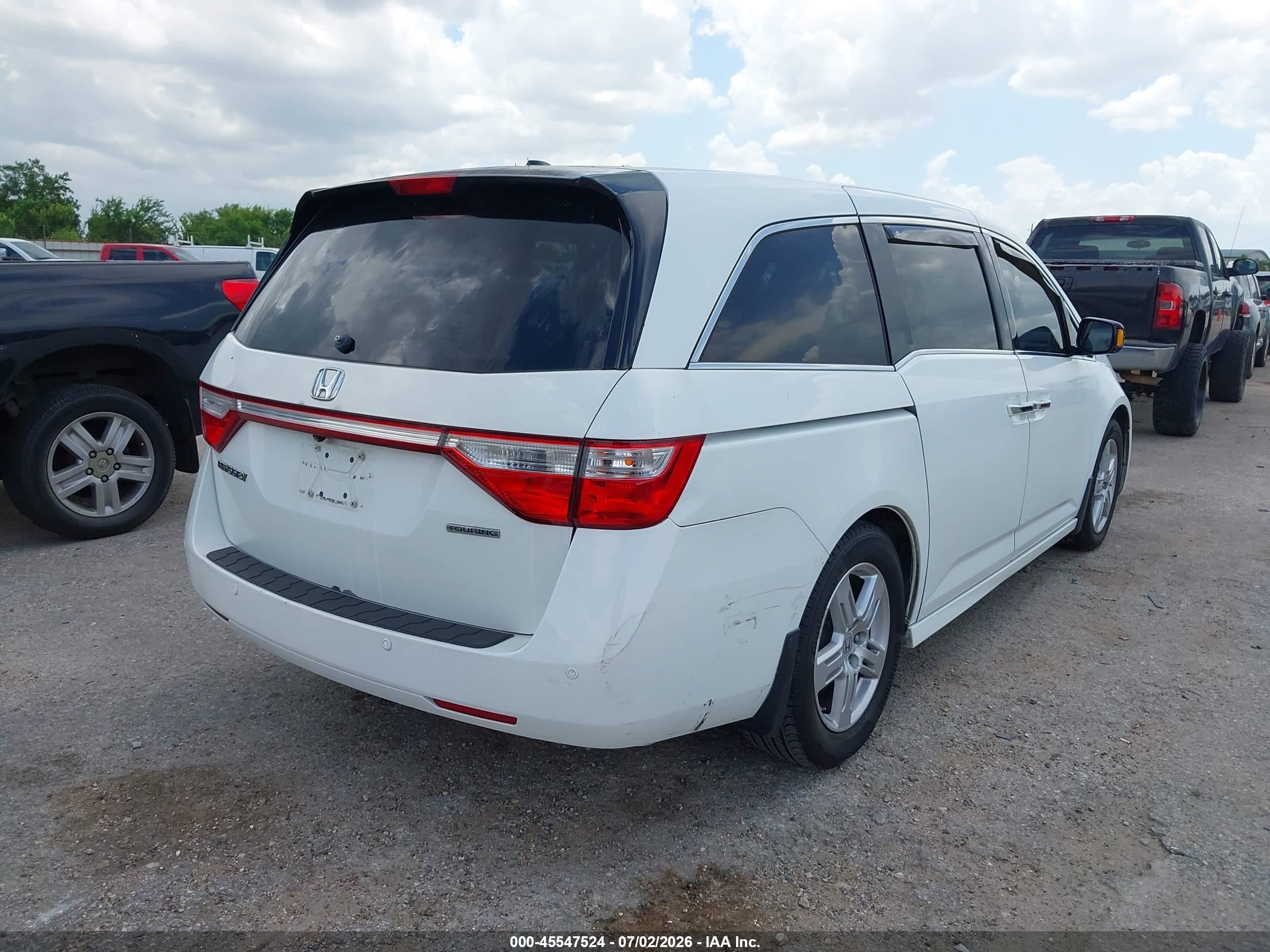 2011 Honda Odyssey Touring/touring Elite White vin: 5FNRL5H90BB040551
