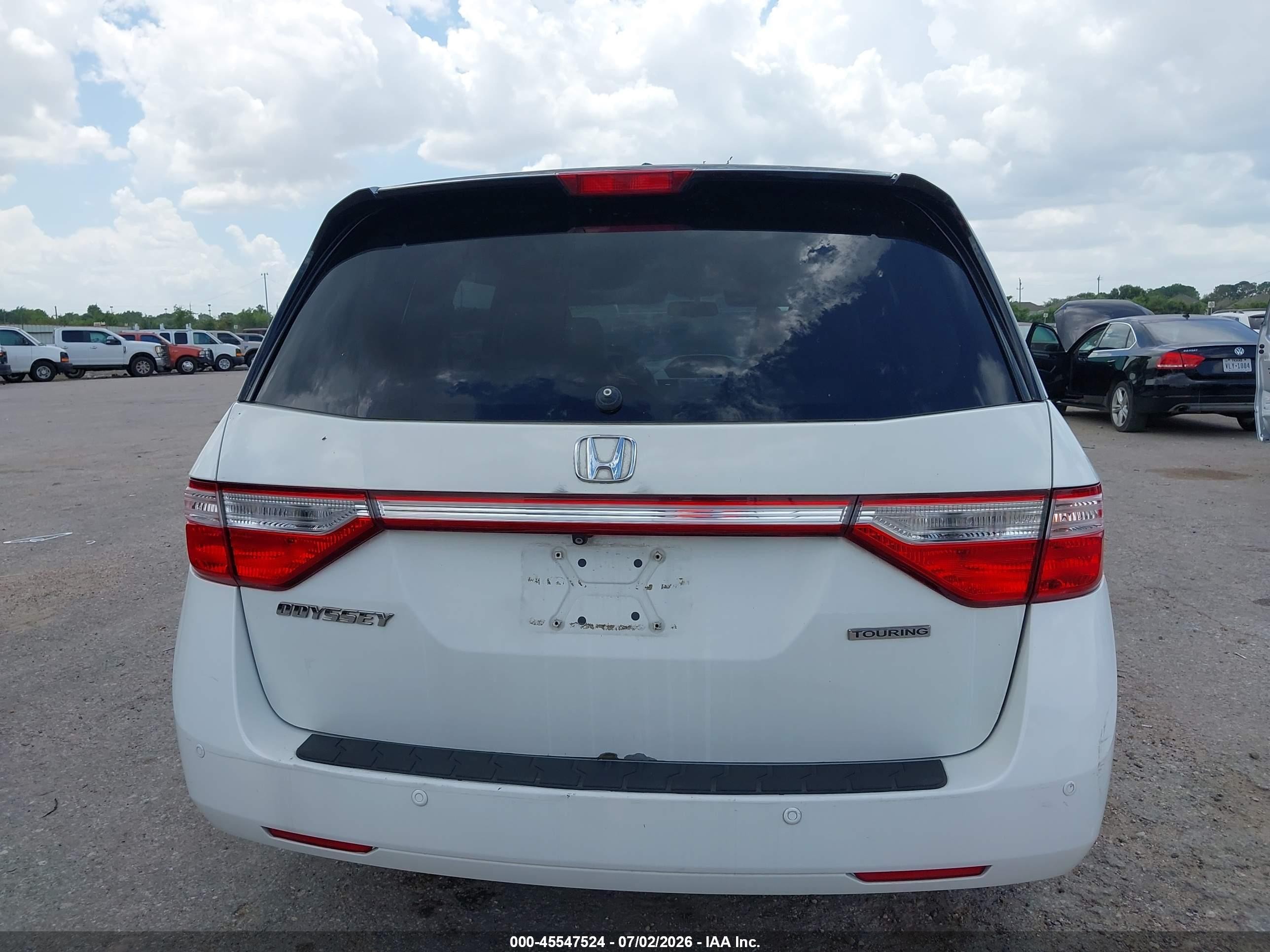 2011 Honda Odyssey Touring/touring Elite White vin: 5FNRL5H90BB040551
