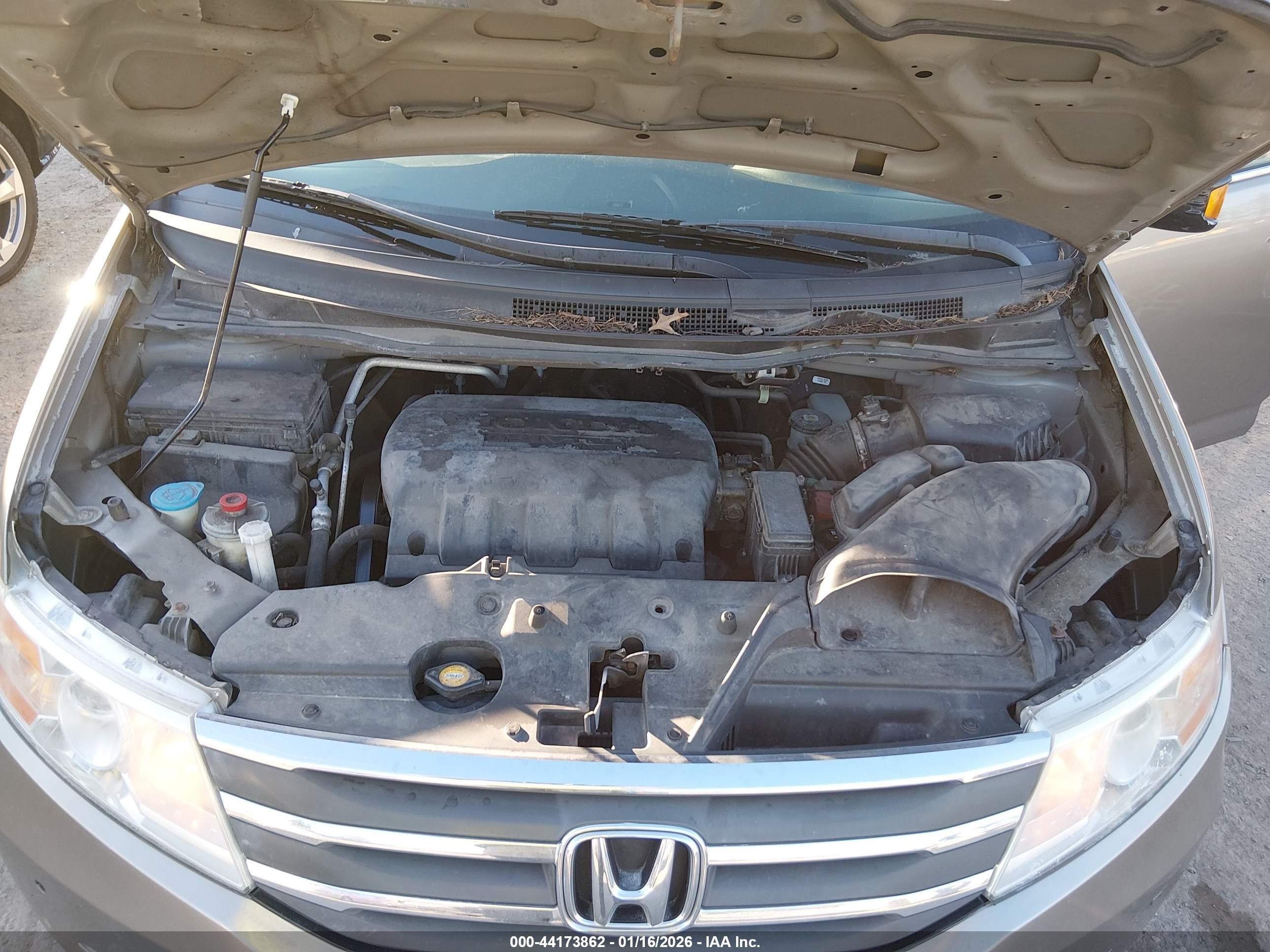 2011 Honda Odyssey Touring/touring Elite Gold vin: 5FNRL5H90BB041327