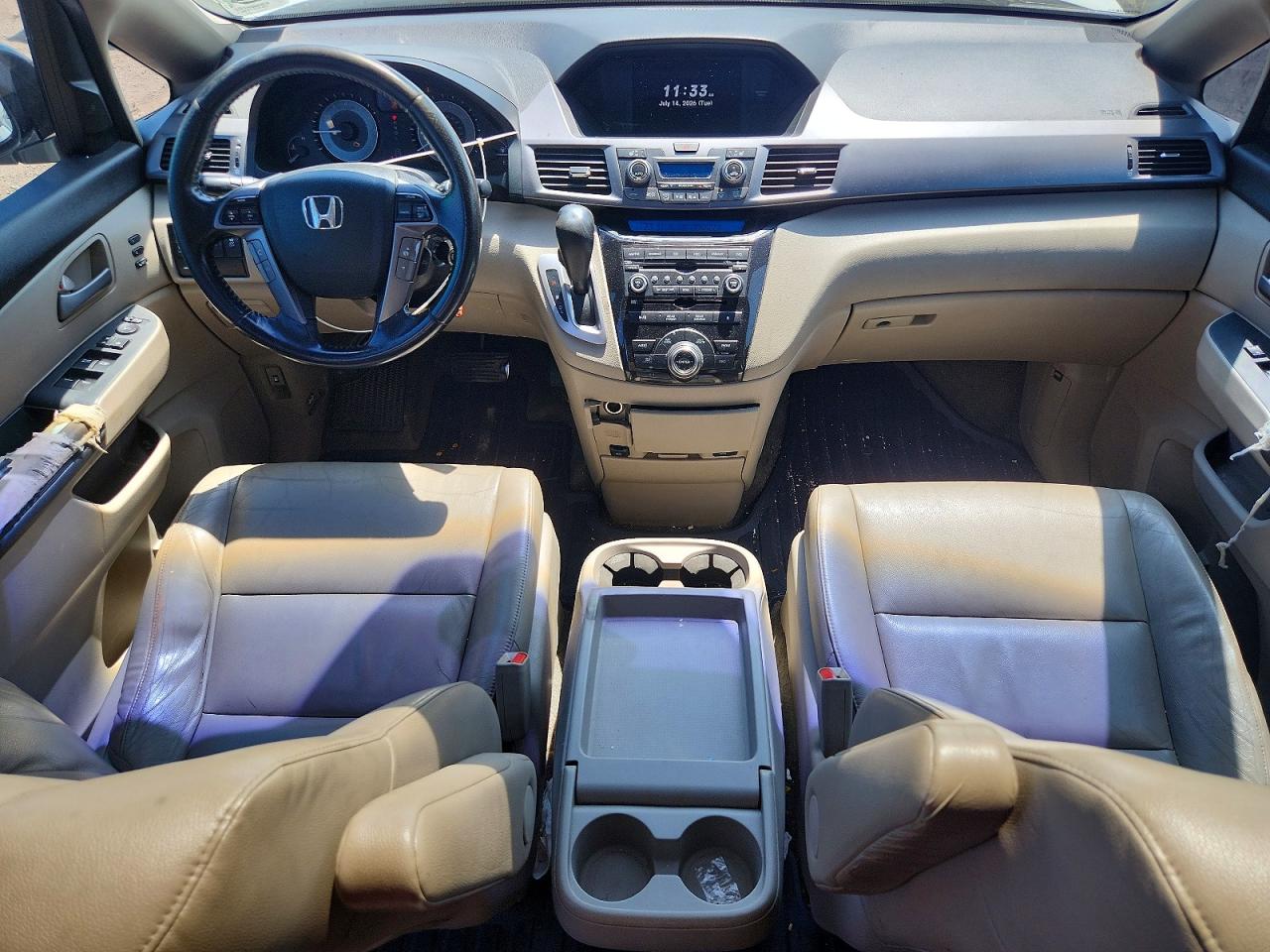 2011 Honda Odyssey Touring White vin: 5FNRL5H90BB084467