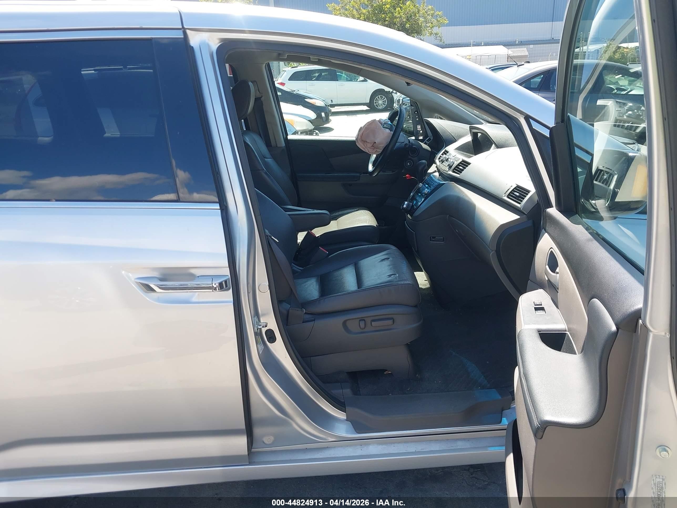 2012 Honda Odyssey Touring/touring Elite Gray vin: 5FNRL5H90CB022701