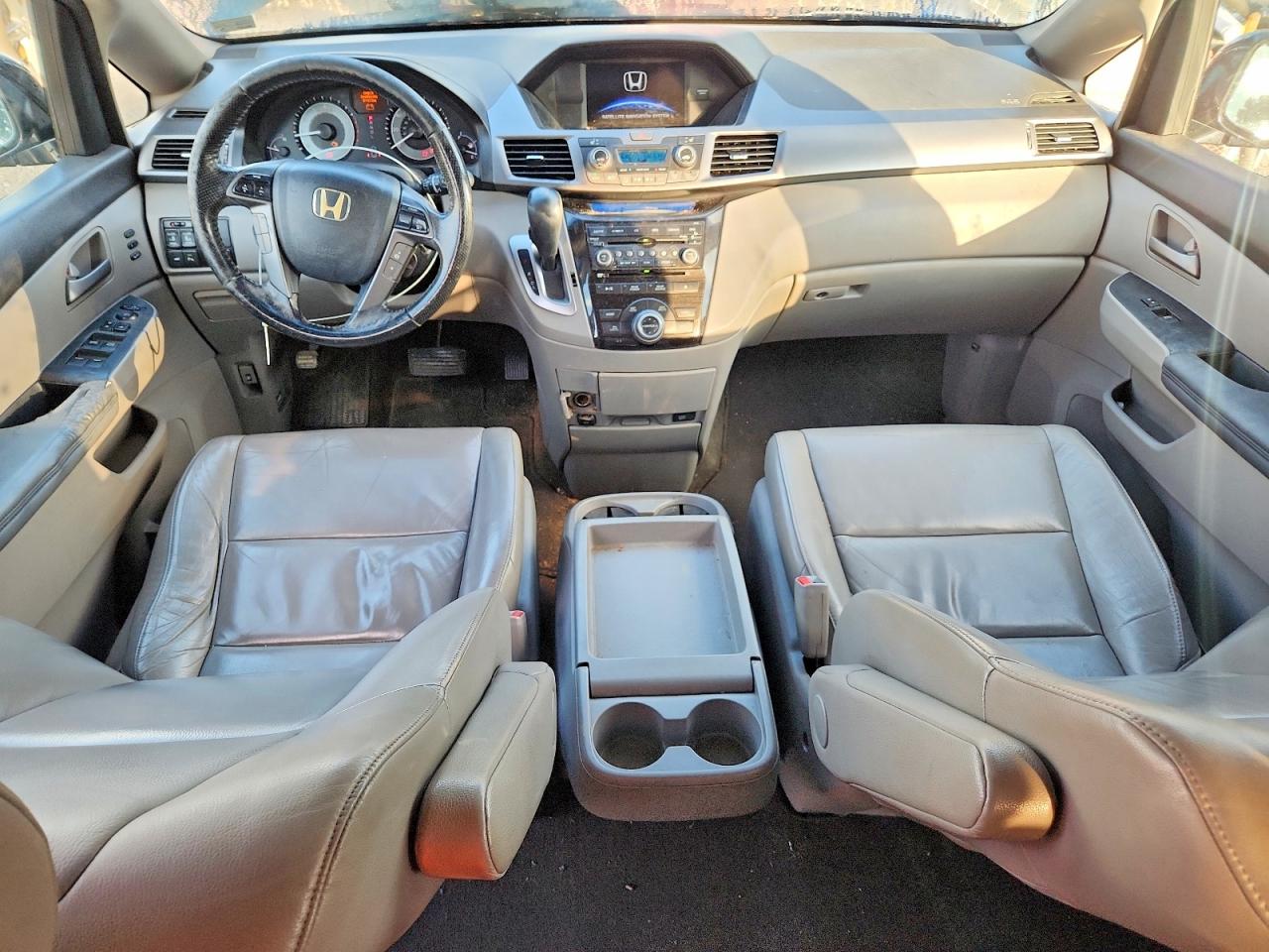 2012 Honda Odyssey Touring Black vin: 5FNRL5H90CB040048