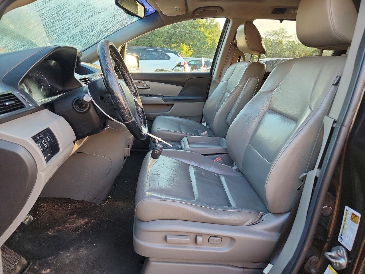 2012 Honda Odyssey Touring Black vin: 5FNRL5H90CB040048