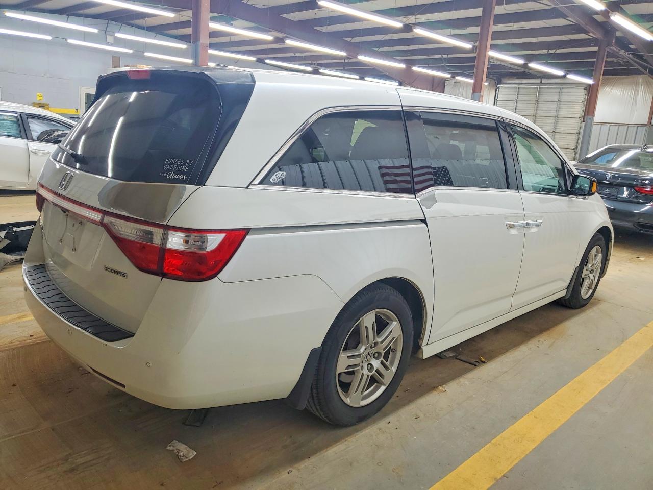 2012 Honda Odyssey Touring White vin: 5FNRL5H90CB086009