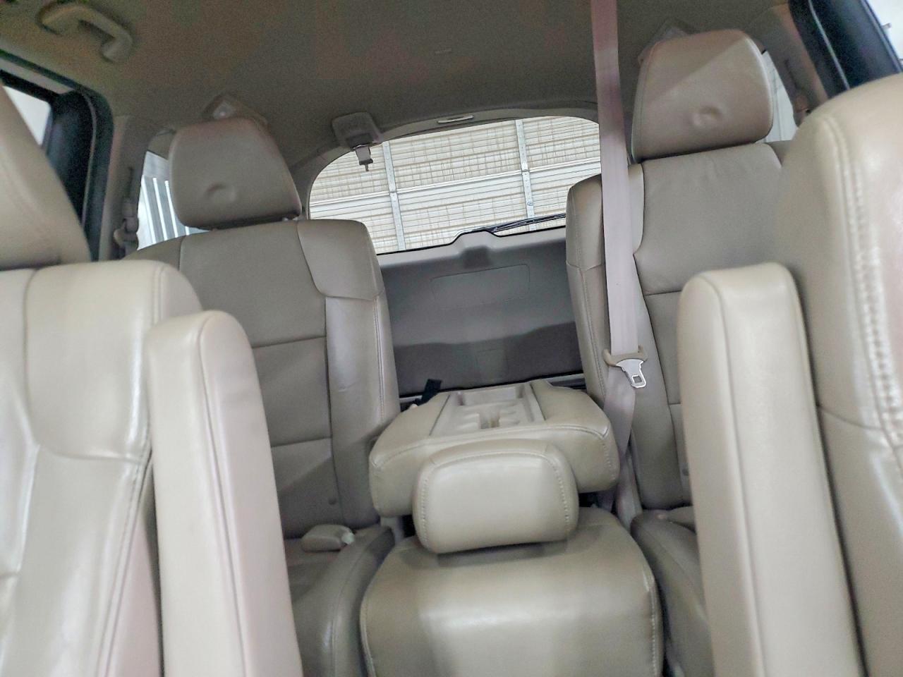 2012 Honda Odyssey Touring White vin: 5FNRL5H90CB086009