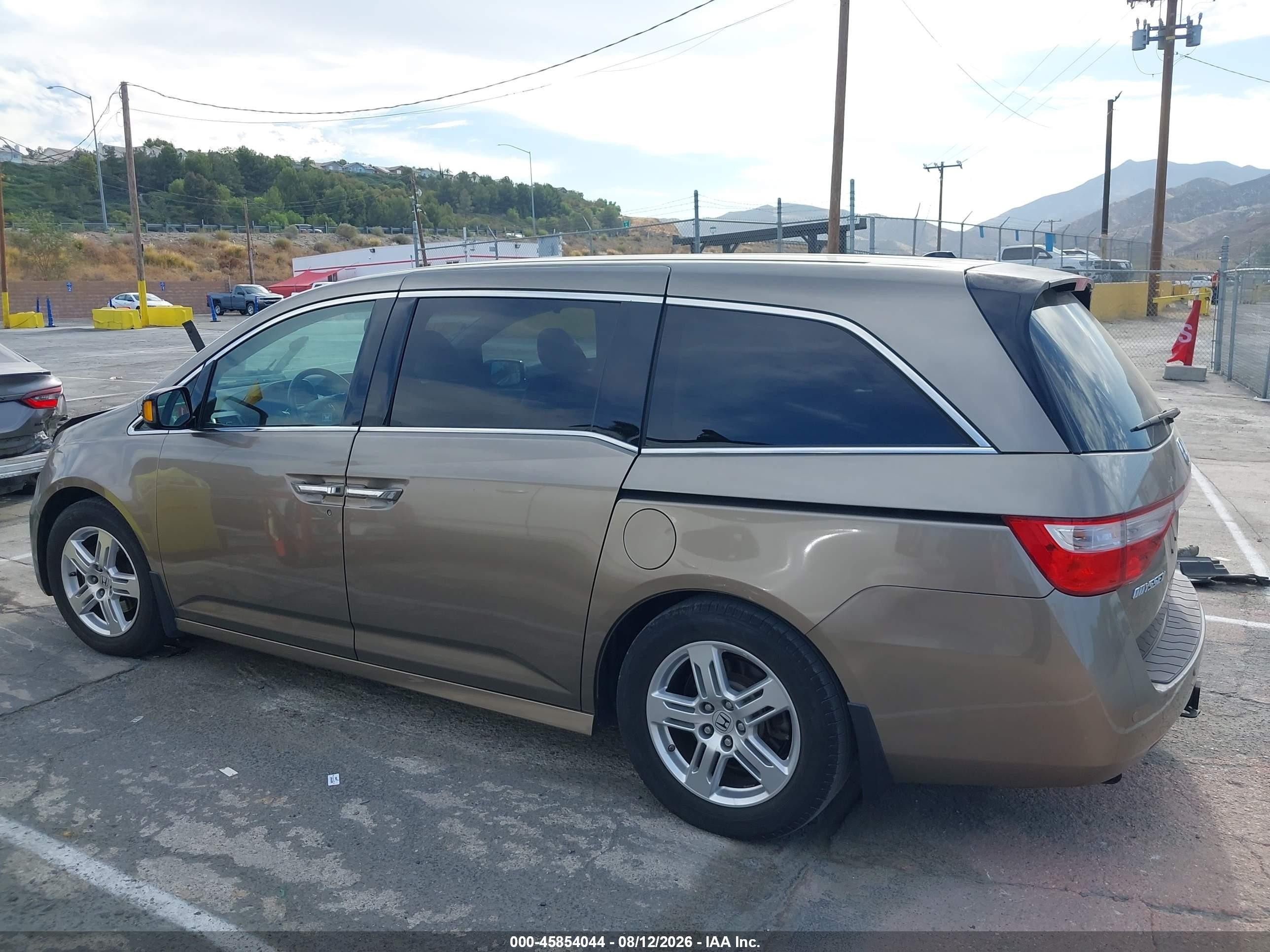 2012 Honda Odyssey Touring/touring Elite Gray vin: 5FNRL5H90CB092439