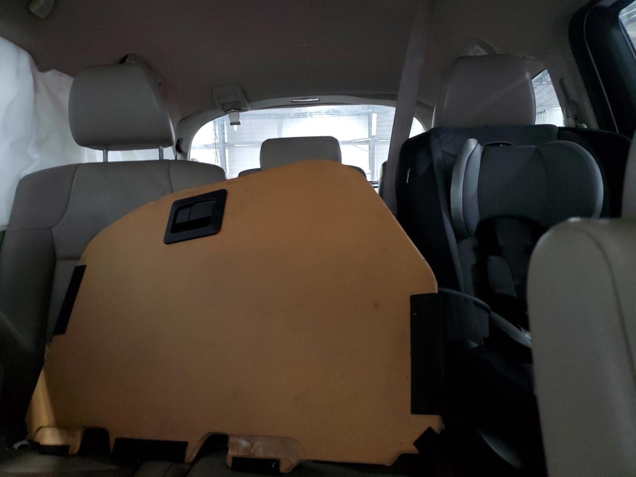 2012 Honda Odyssey Touring White vin: 5FNRL5H90CB121907