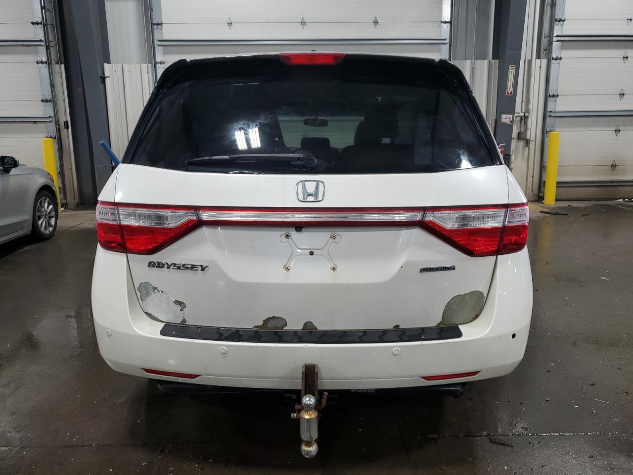 2012 Honda Odyssey Touring White vin: 5FNRL5H90CB121907