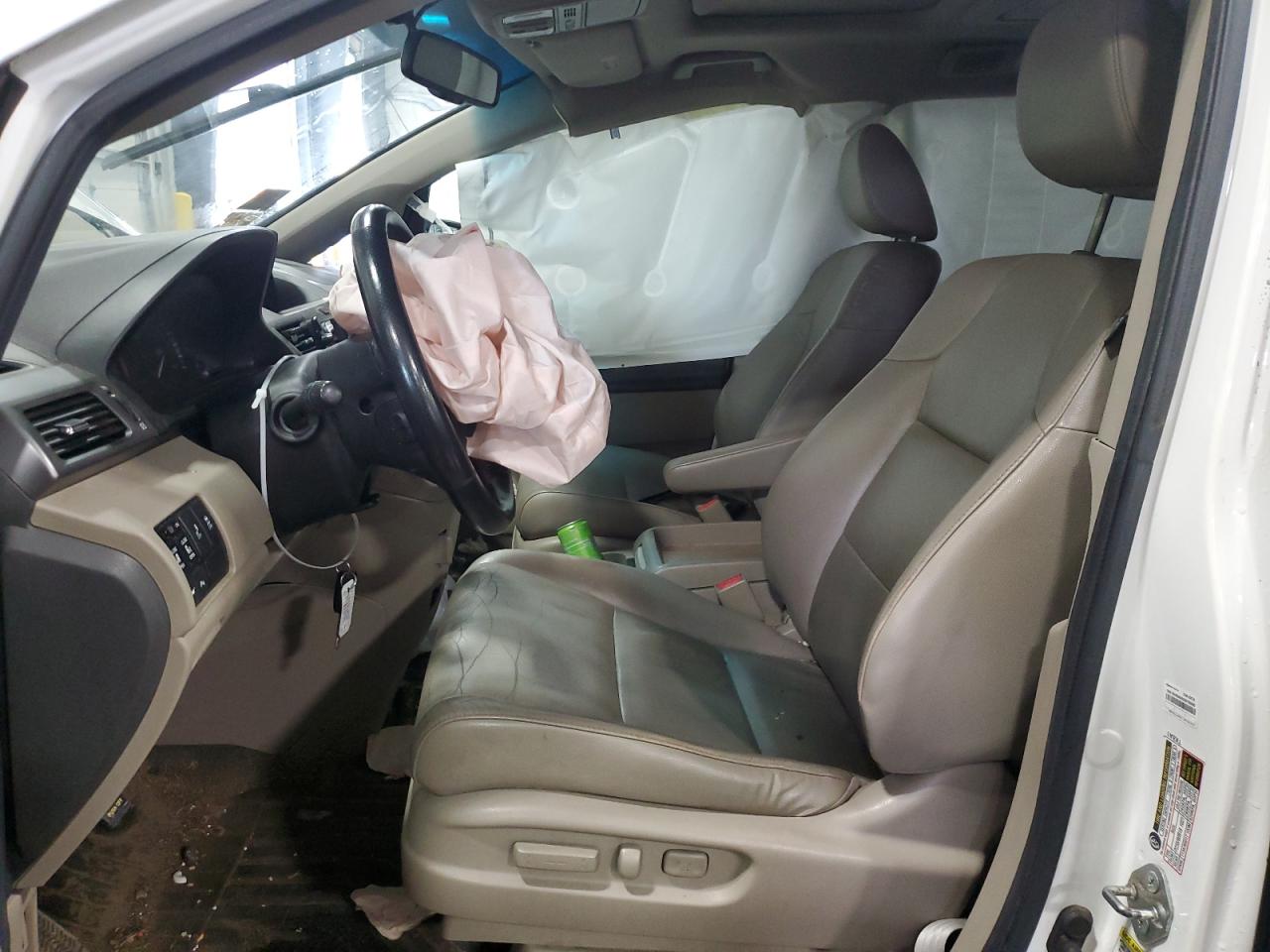 2012 Honda Odyssey Touring White vin: 5FNRL5H90CB121907