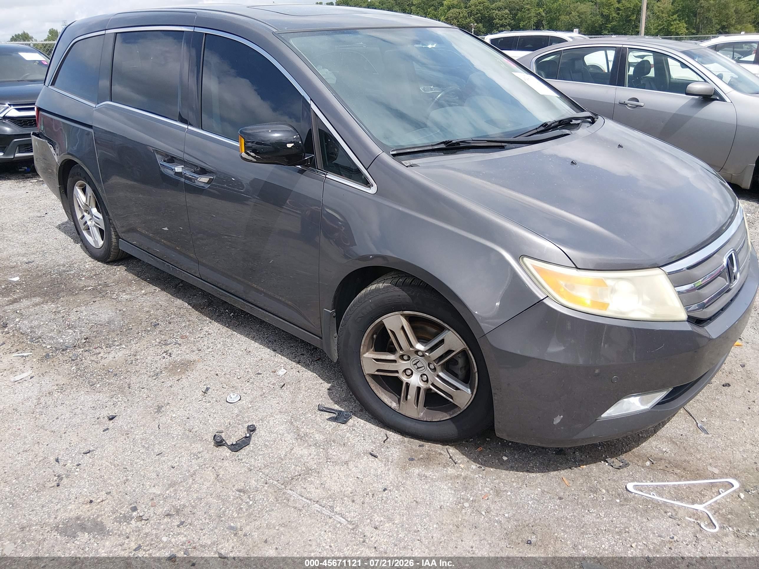 2013 Honda Odyssey Touring/touring Elite Gray vin: 5FNRL5H90DB013272
