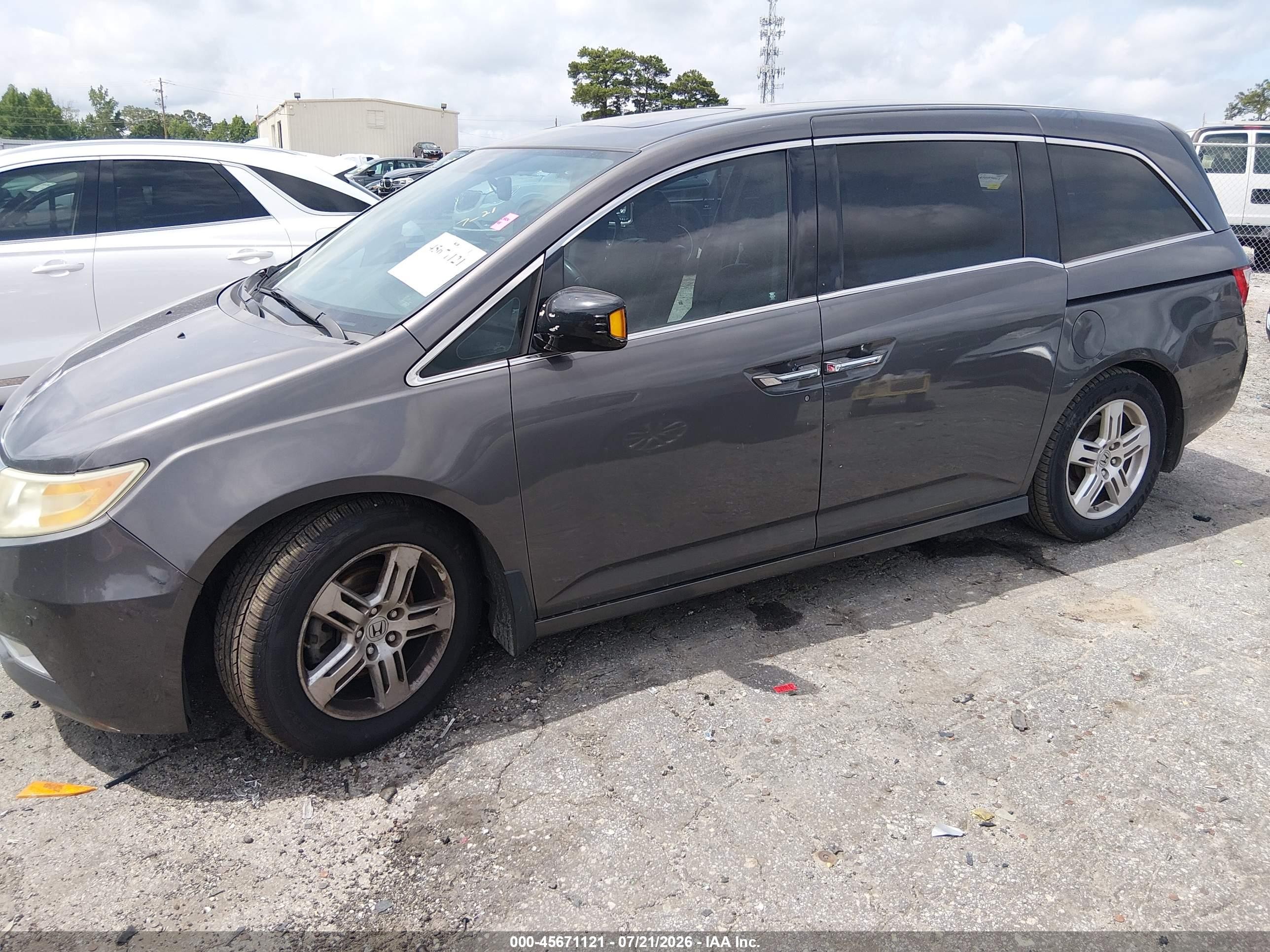 2013 Honda Odyssey Touring/touring Elite Gray vin: 5FNRL5H90DB013272