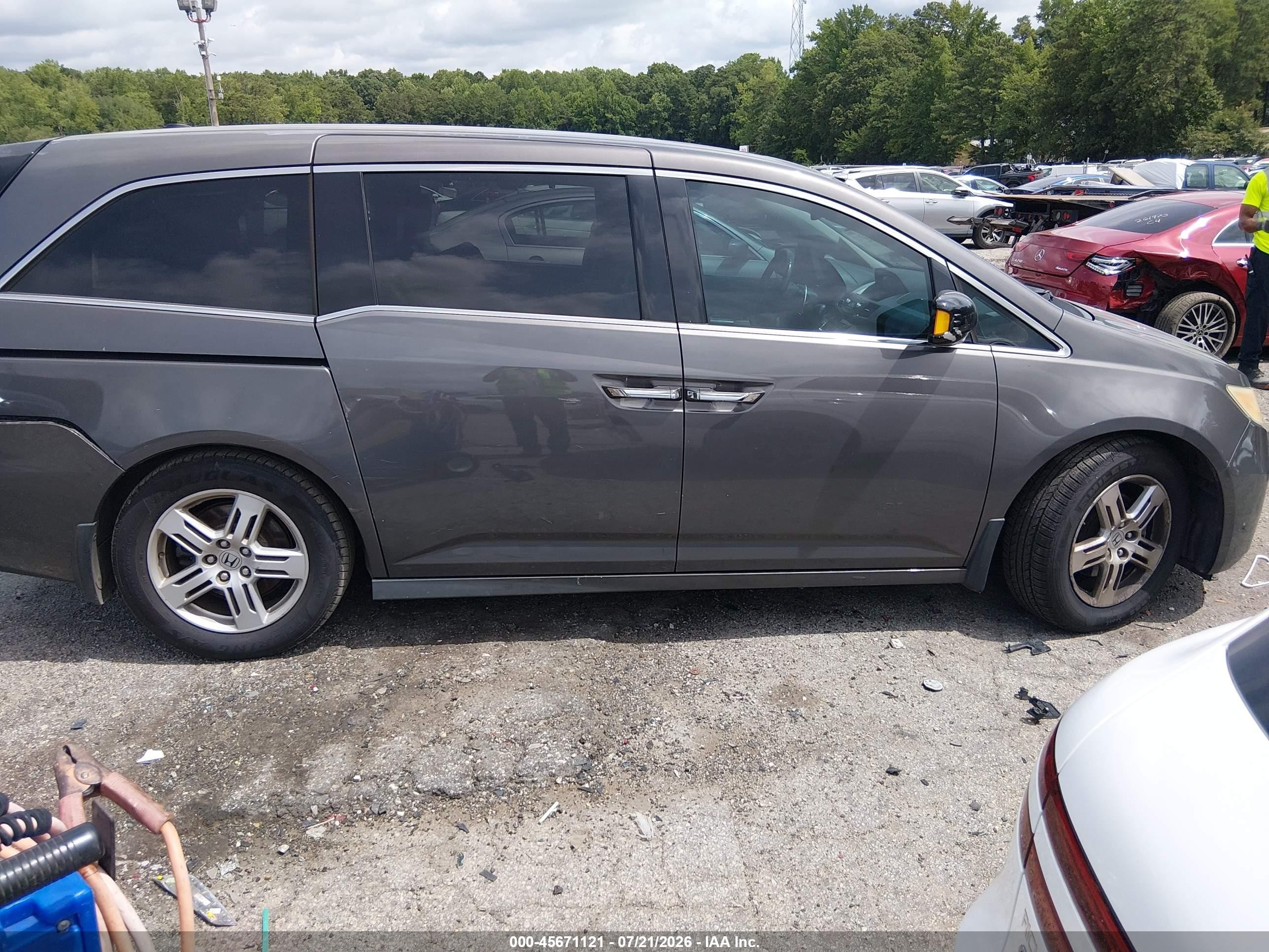 2013 Honda Odyssey Touring/touring Elite Gray vin: 5FNRL5H90DB013272