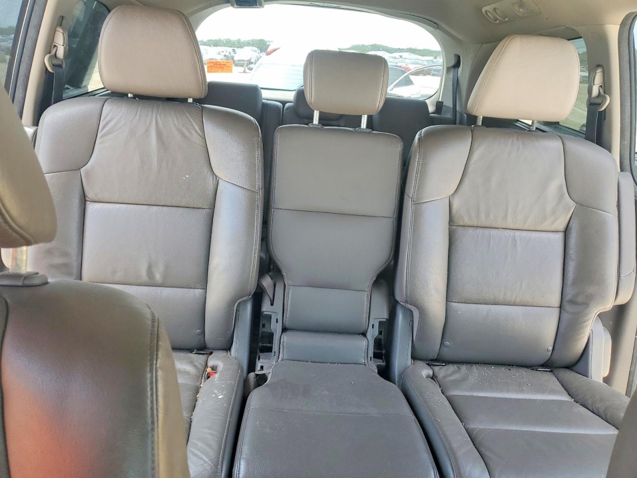 2013 Honda Odyssey Touring White vin: 5FNRL5H90DB025325