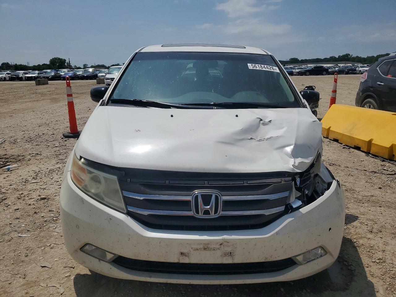 2013 Honda Odyssey Touring White vin: 5FNRL5H90DB025325