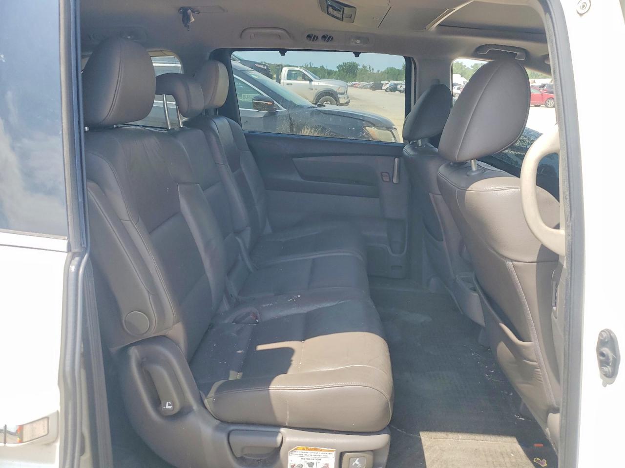 2013 Honda Odyssey Touring White vin: 5FNRL5H90DB025325