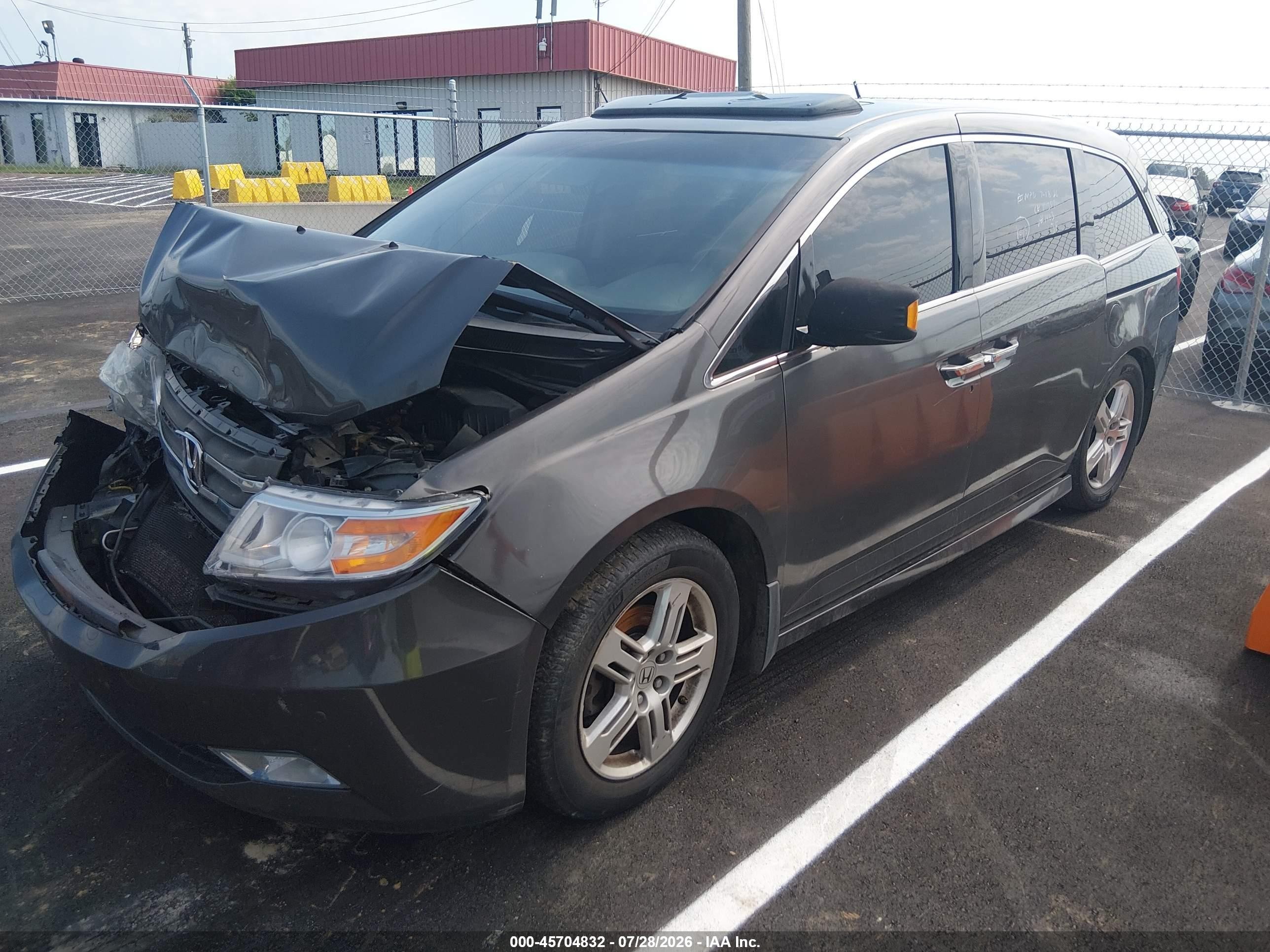 2013 Honda Odyssey Touring/touring Elite Gray vin: 5FNRL5H90DB071463