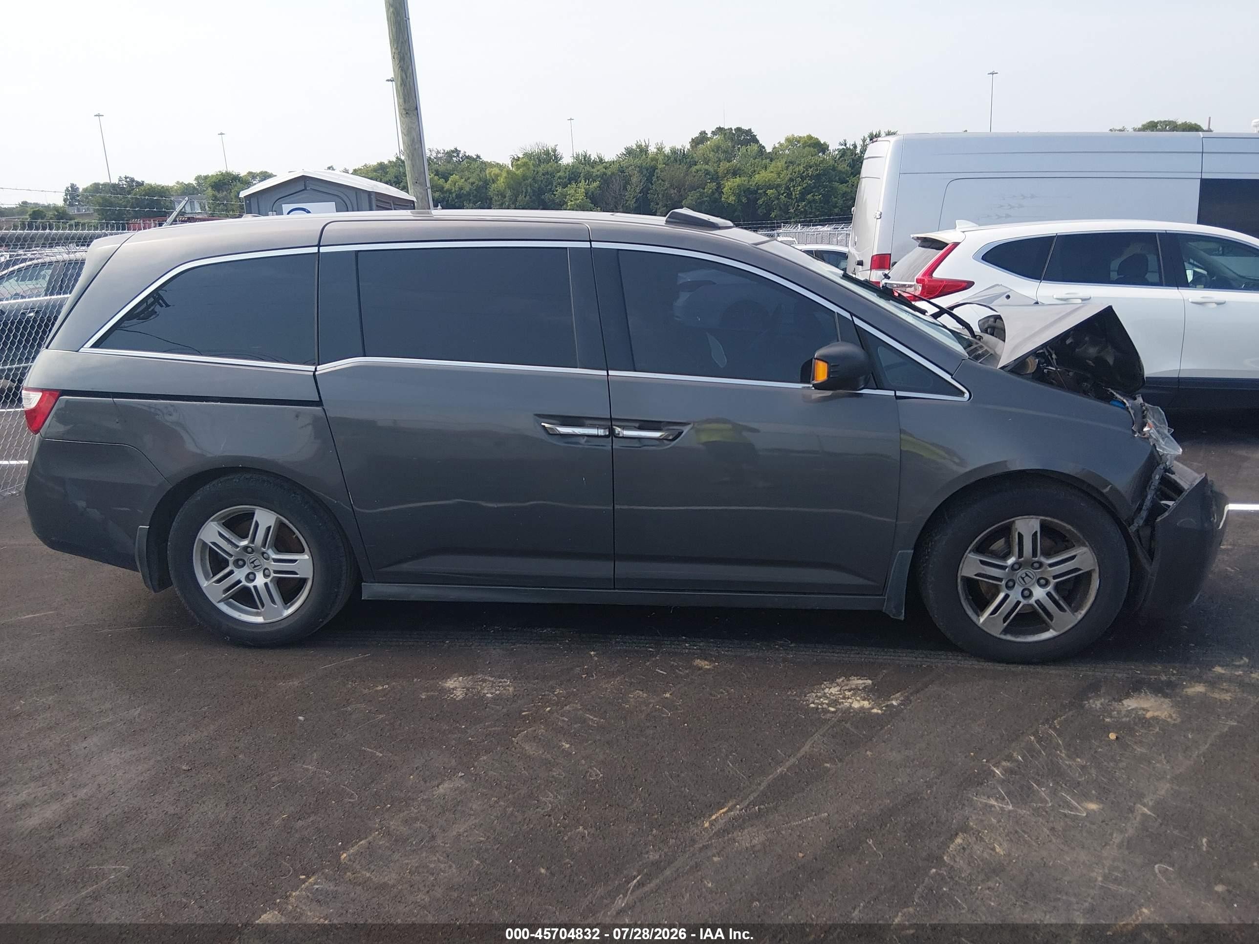 2013 Honda Odyssey Touring/touring Elite Gray vin: 5FNRL5H90DB071463
