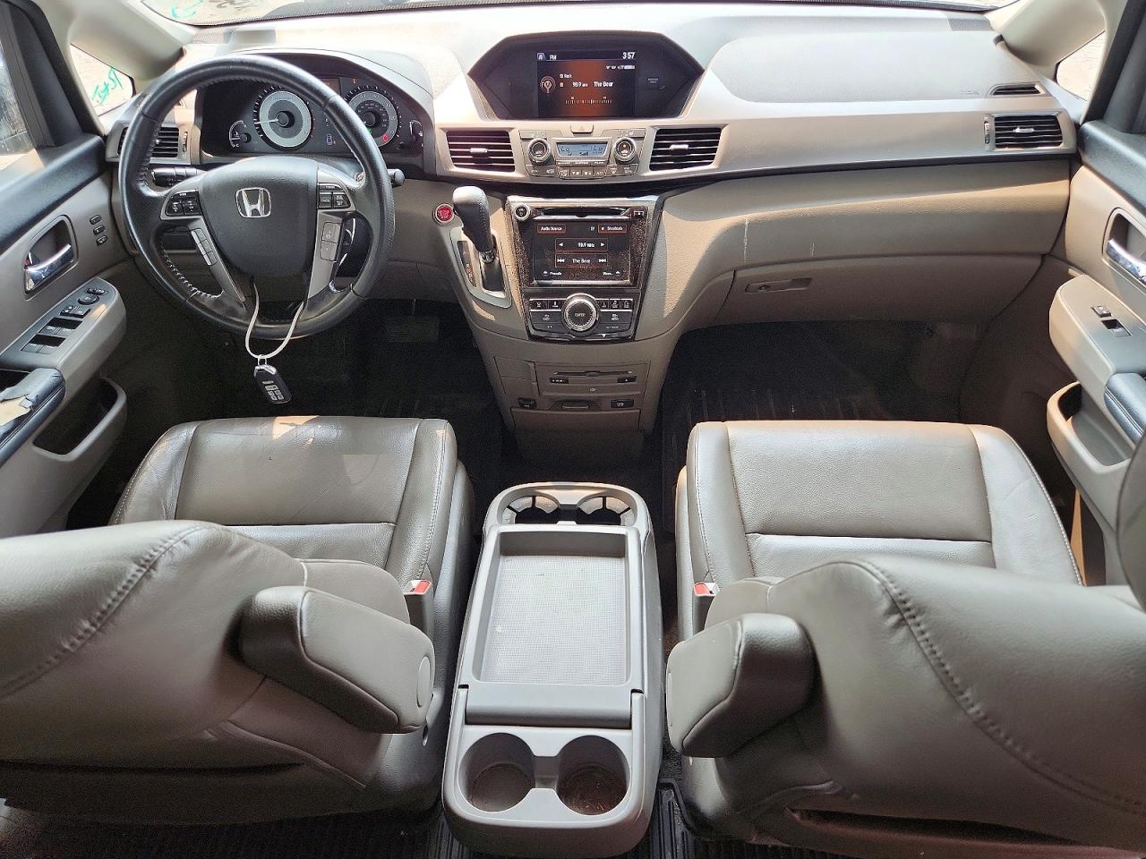 2014 Honda Odyssey Touring White vin: 5FNRL5H90EB004041