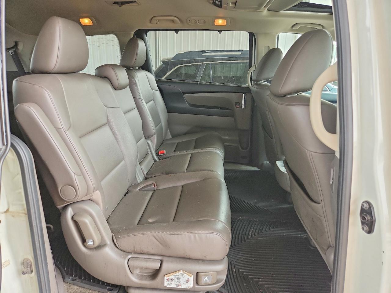 2014 Honda Odyssey Touring White vin: 5FNRL5H90EB004041