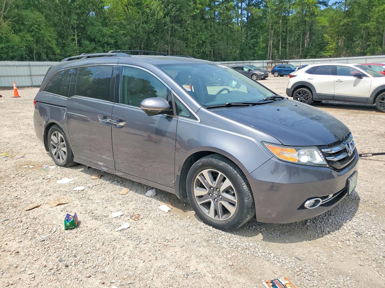 2014 Honda Odyssey Touring Silver vin: 5FNRL5H90EB032826